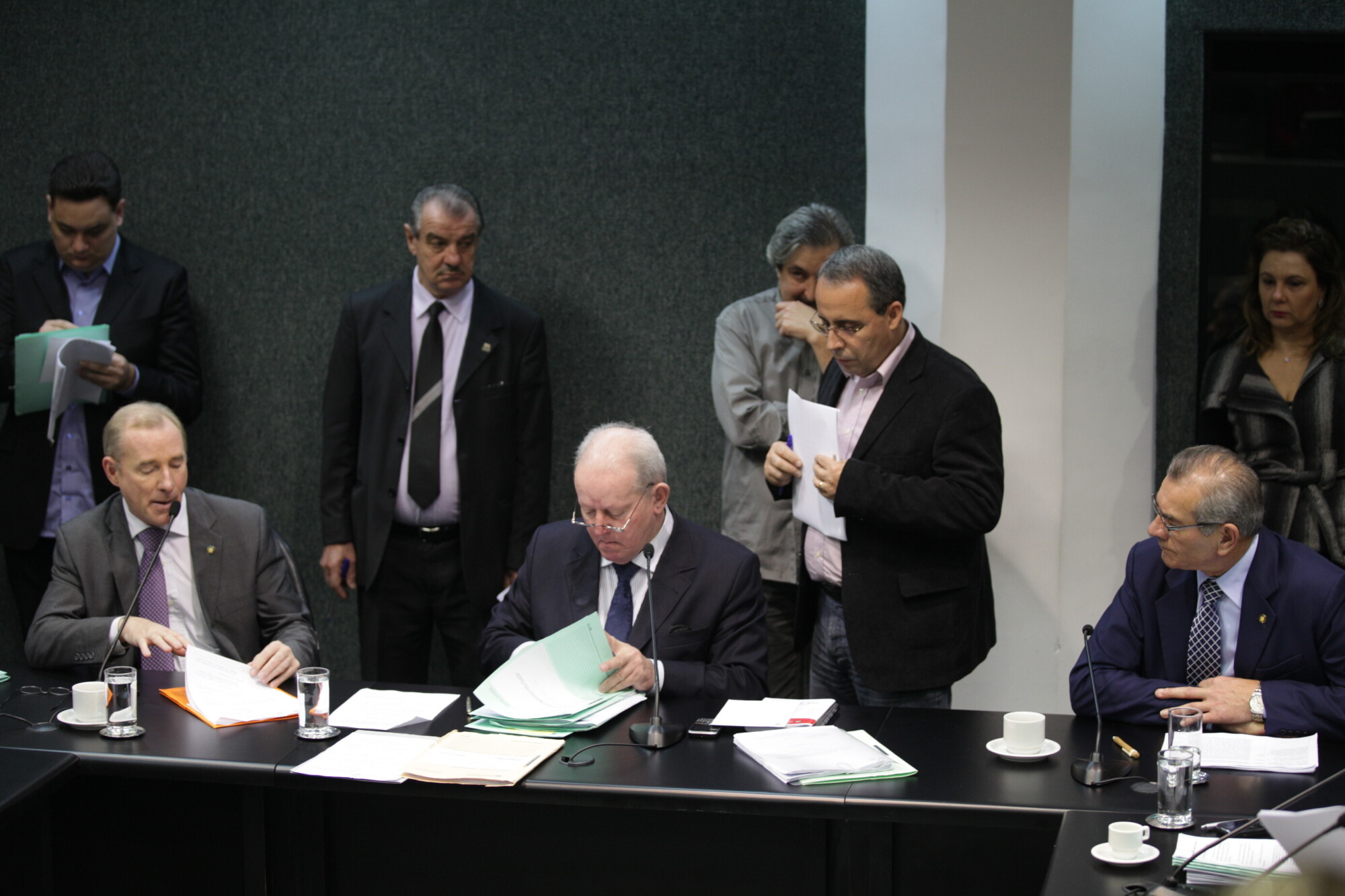 CCJ aprova projetos voltados ao ensino e inclusão profissional