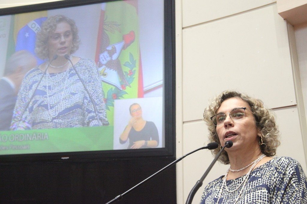 Ana Paula Lima enaltece os resultados do Pronatec durante Sessão Ordinária