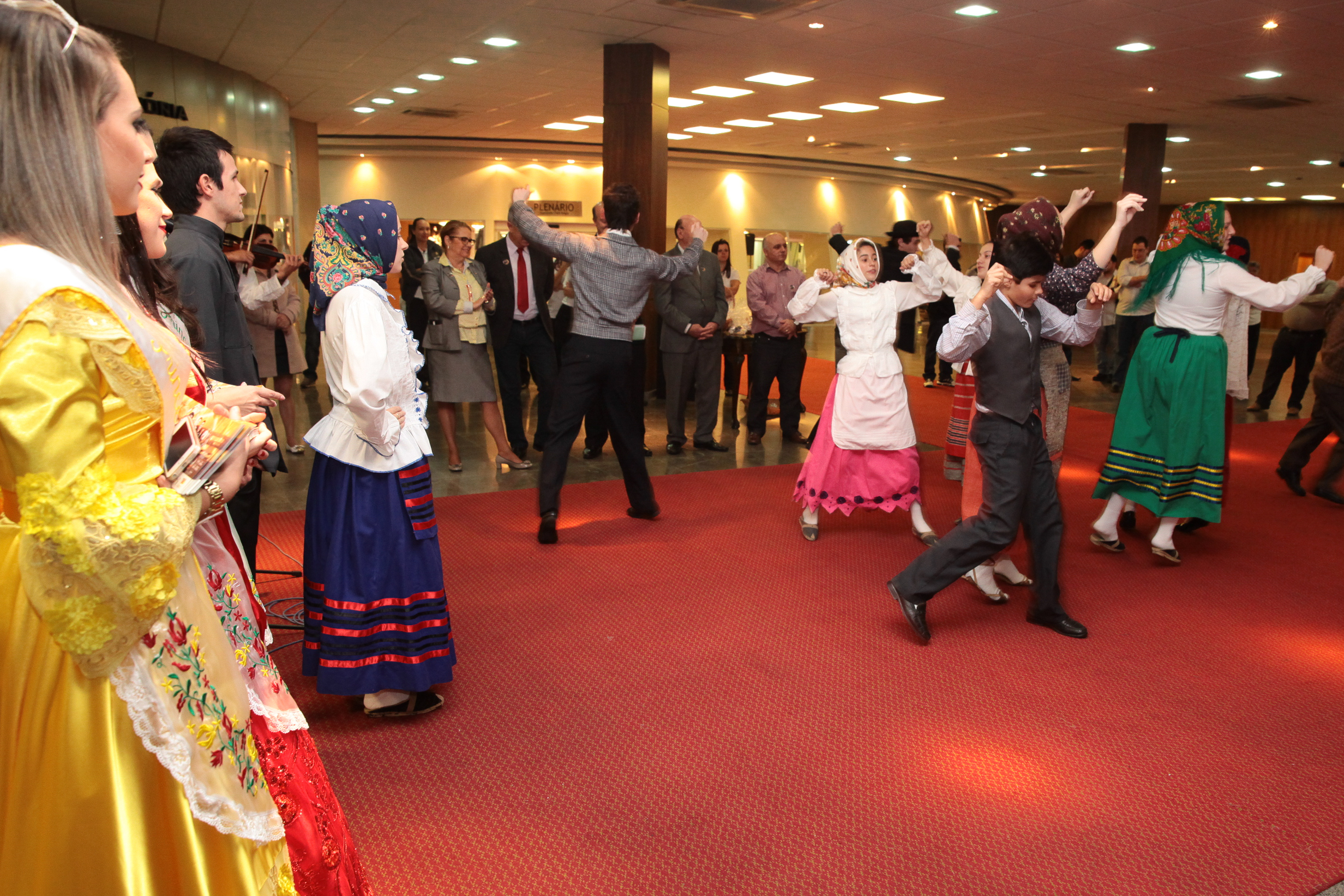 Apresentação de Grupo de Dança no Hall da Assembleia Legislativa. Foto: Miriam Zomer/Agência AL