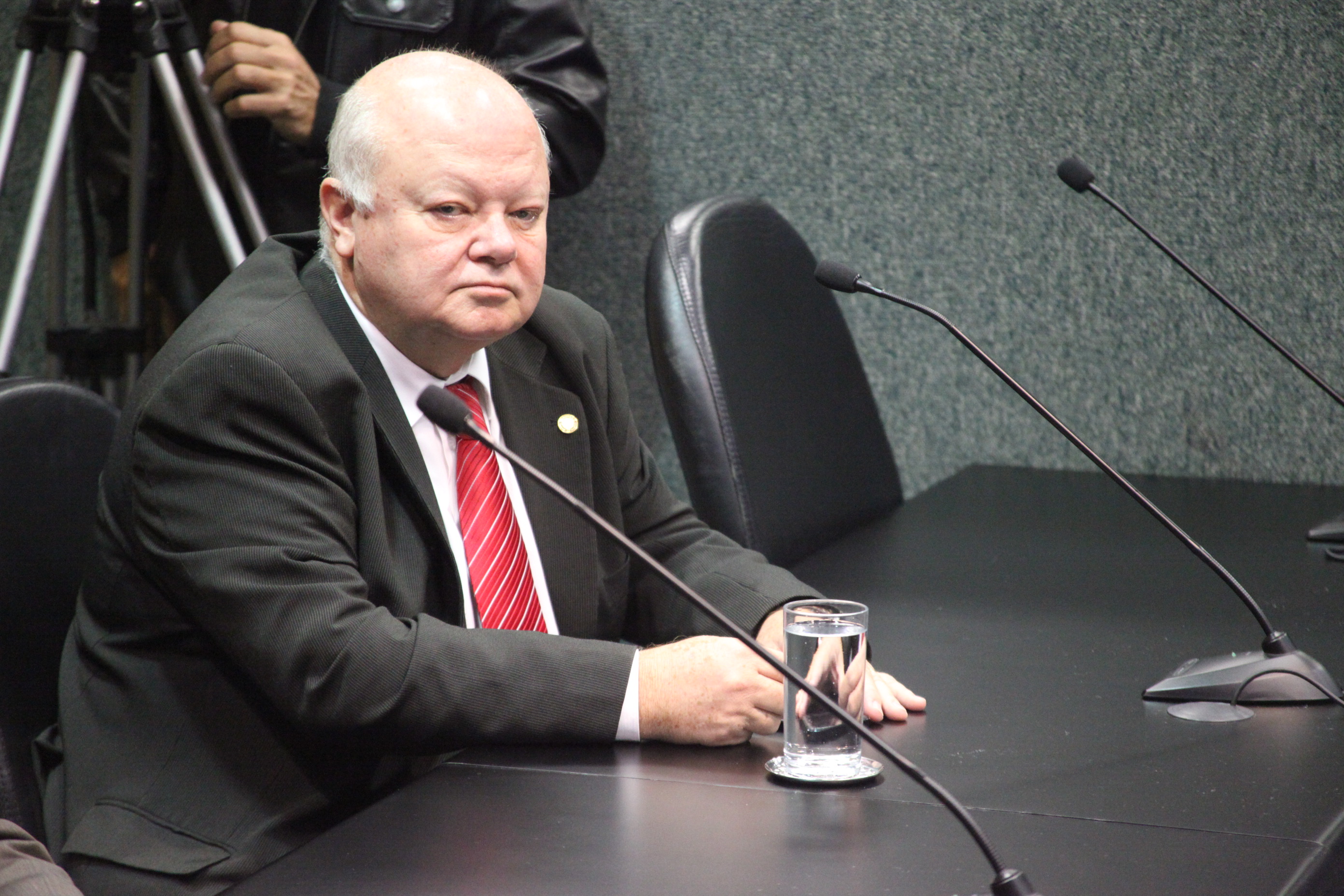 Deputado Renato Hinnig (PMDB). Reunião conjunta da Comissão de Finanças e Tributação e Comissão de Transportes. Foto: Fábio Queiroz / Agência AL