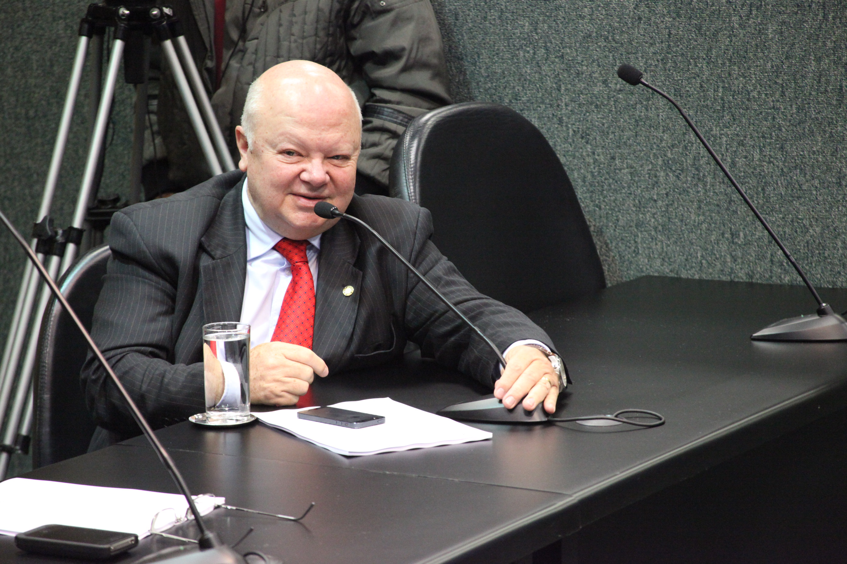Deputado Renato Hinning (PMDB). Reunião da Comissão Finanças e Tributação. Foto: Fábio Queiroz / Agência AL