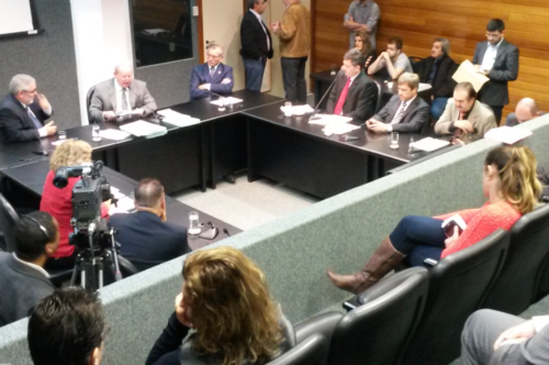 Prefeitos se mobilizam para que deputados aprovem lei que altera retorno do ICMS