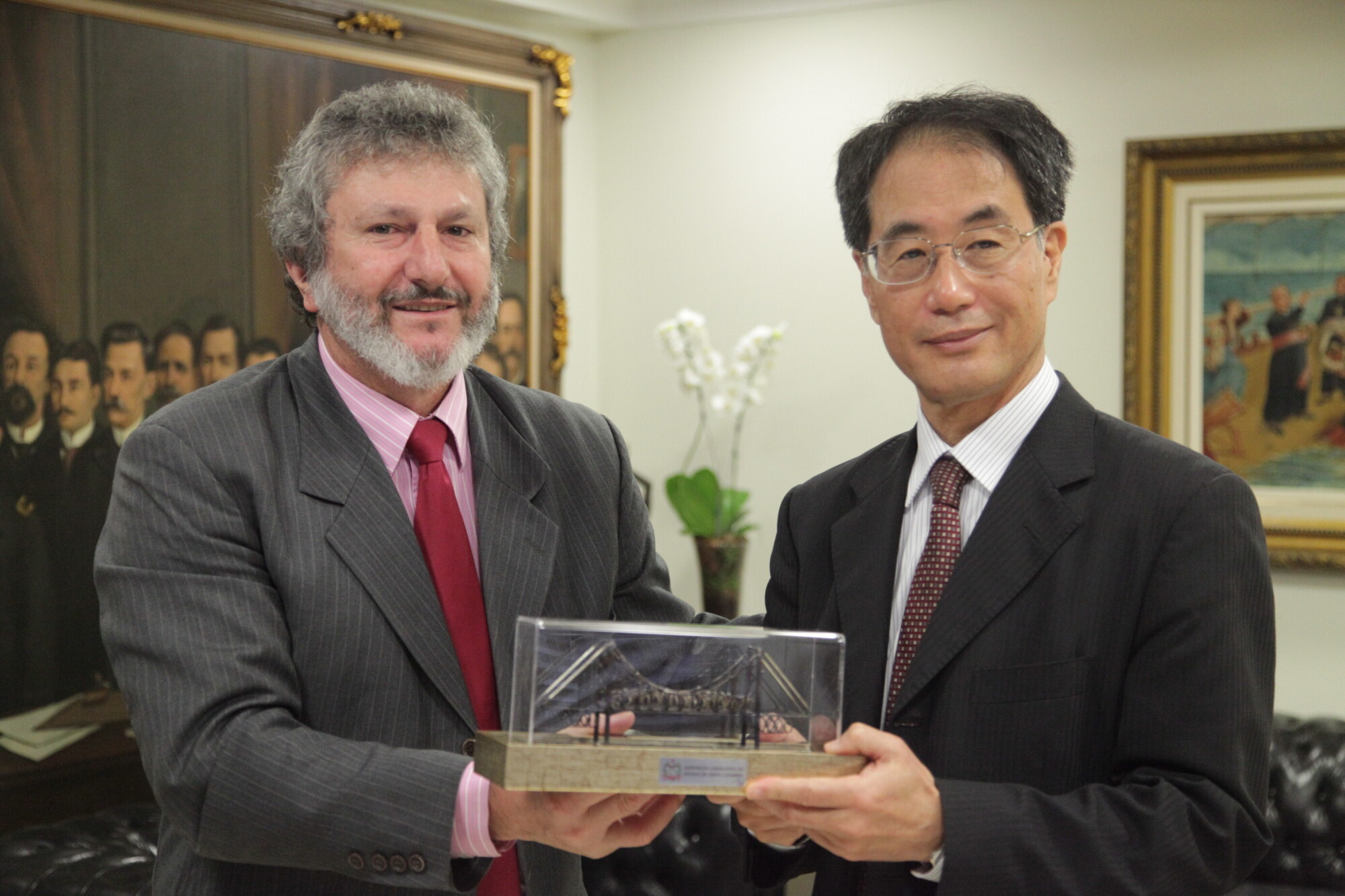 Parlamento catarinense recebe visita do cônsul-geral do Japão em Curitiba
