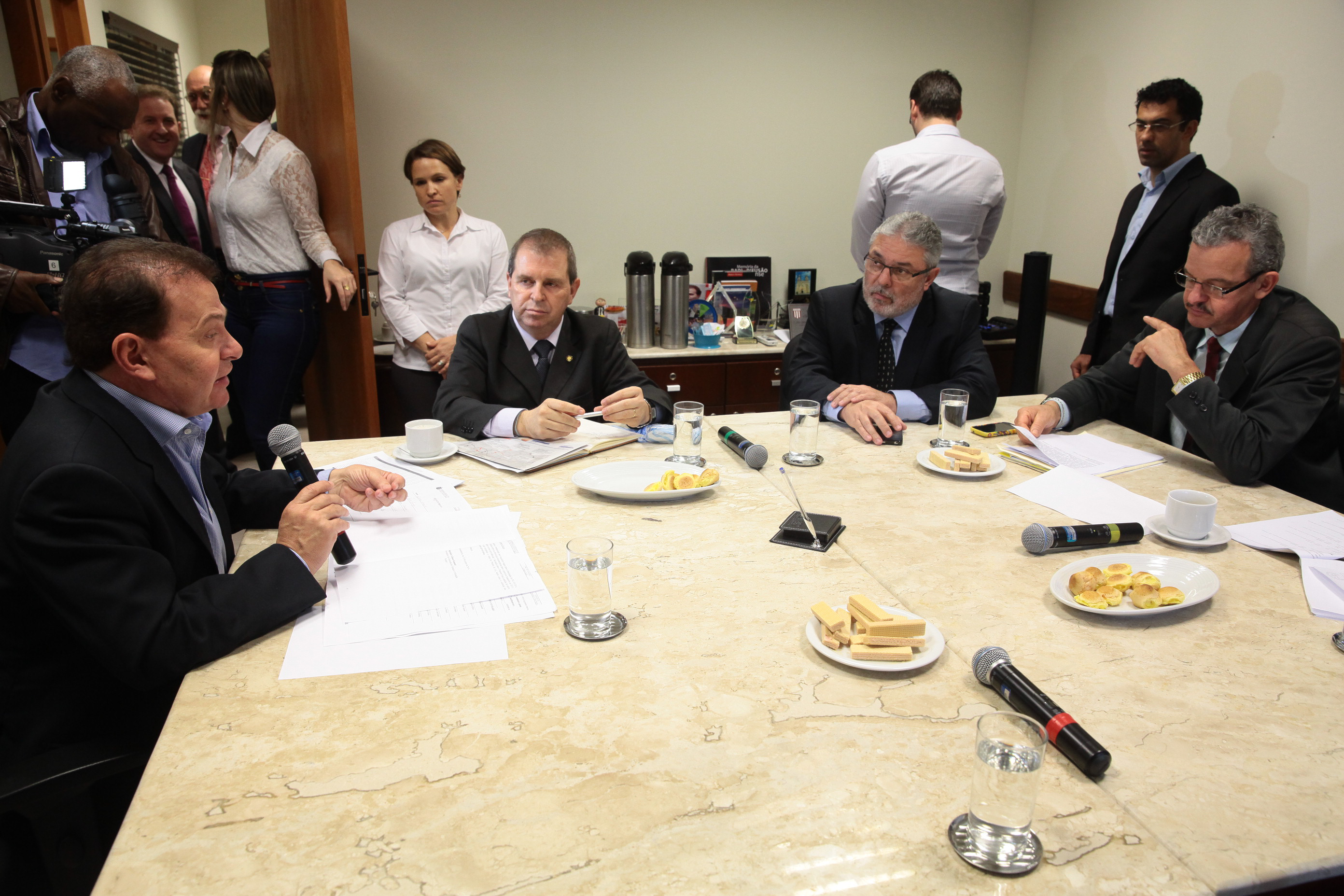 Reunião extraordinária da Comissão de Finanças. Fotos: Miriam Zomer/Agência AL