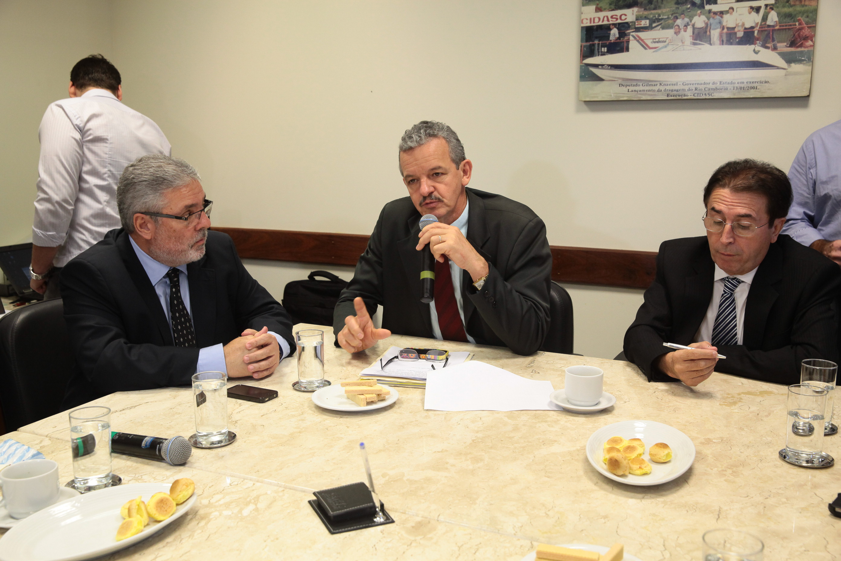 Reunião extraordinária da Comissão de Finanças. Fotos: Miriam Zomer/Agência AL