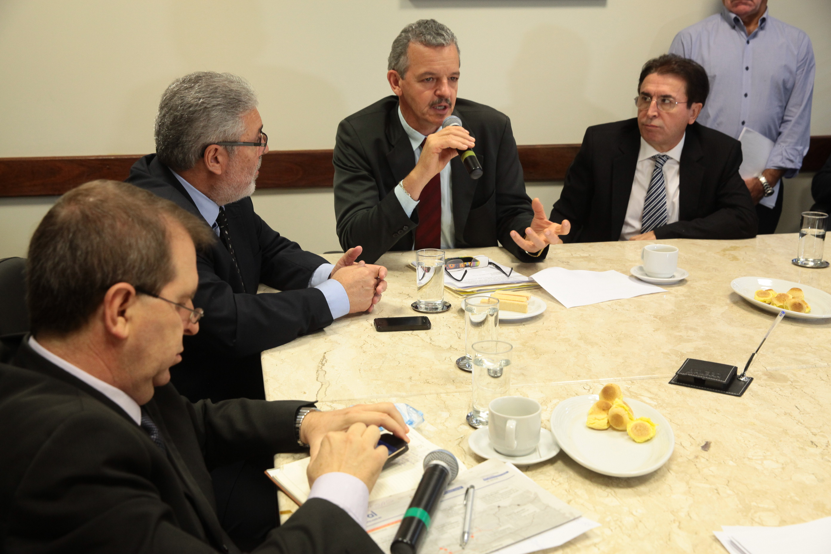 Reunião extraordinária da Comissão de Finanças. Fotos: Miriam Zomer/Agência AL