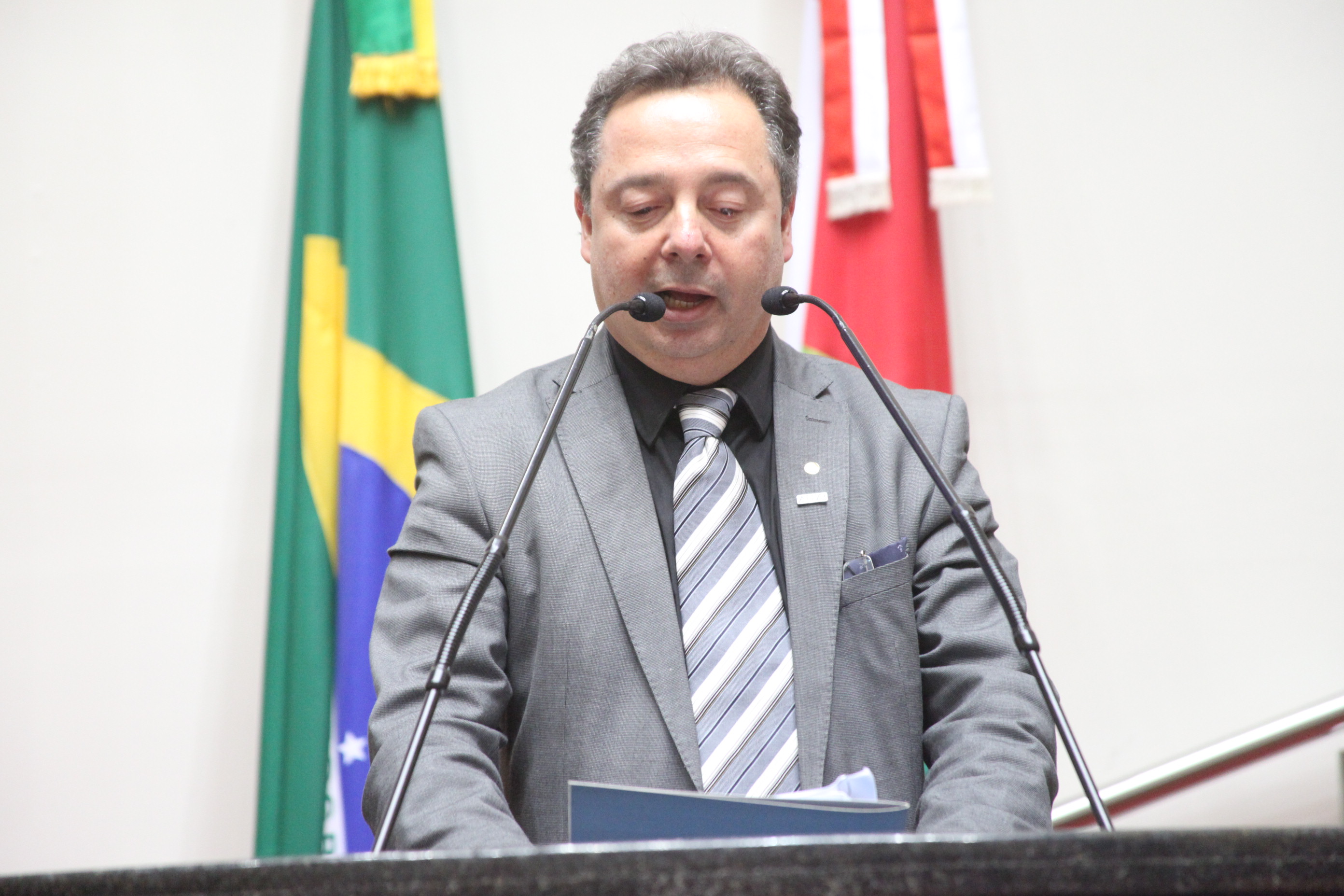 Octavio René Lebarbenchon.  - Presidente da ADBV de SC. Sessão especial em homenagem à ADVB/SC. Foto: Fábio Queiroz / Agência AL