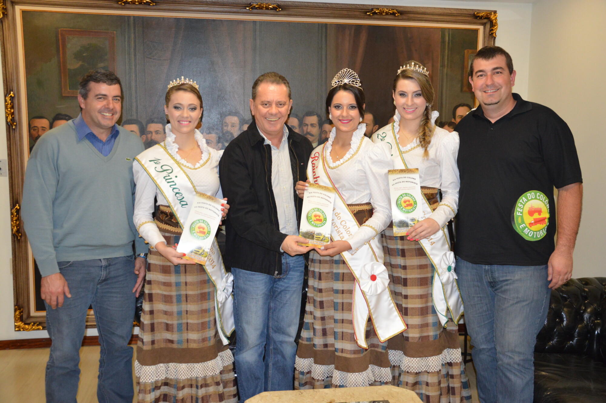 Rainha e princesas da XIX Festa do Colono e a VII Festa do Motorista visitam a Alesc