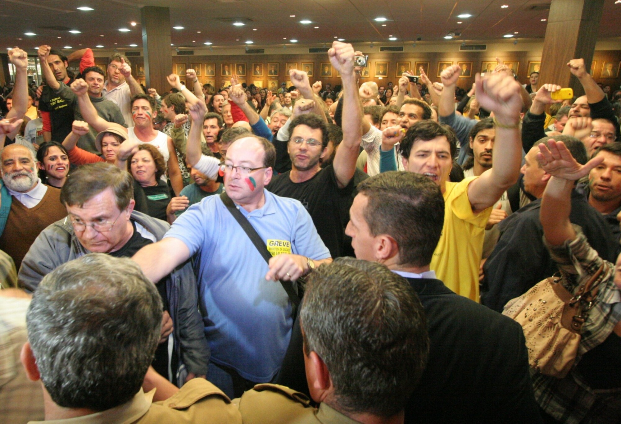 Pós-ditadura: Assembleia se consolida como espaço dos grandes debates