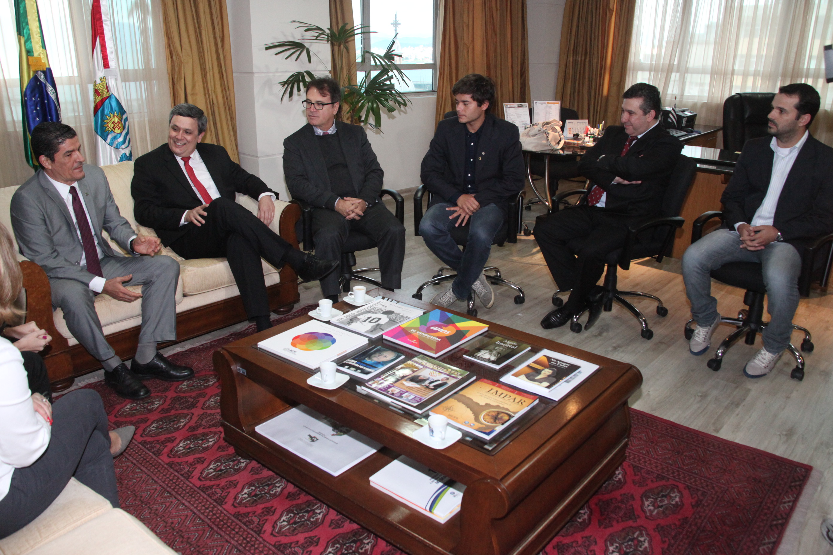 Presidente da Câmara Municipal de Florianópolis, vereador César Faria, reúne-se com o Ministro do Turismo Vinícius Lages. Foto: Fábio Queiroz / Agência AL