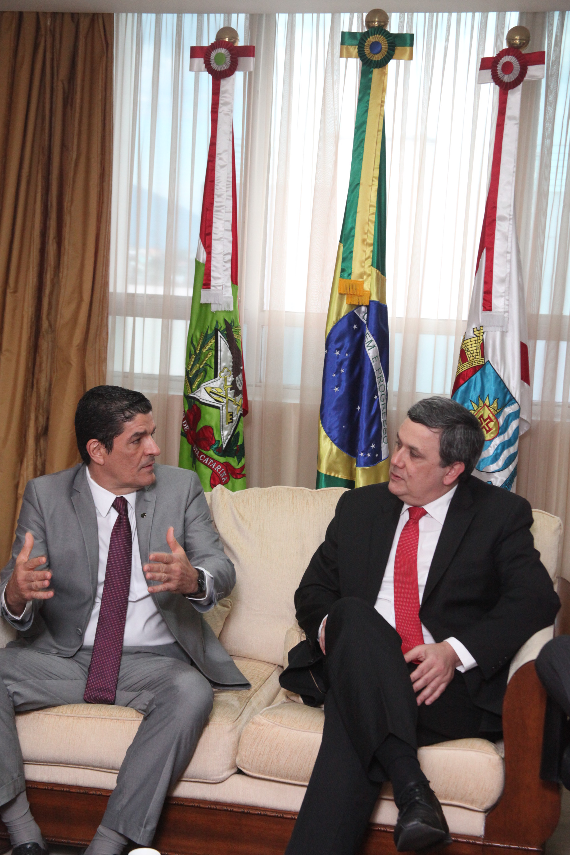 Presidente da Câmara Municipal de Florianópolis, vereador César Faria, reúne-se com o Ministro do Turismo Vinícius Lages. Foto: Fábio Queiroz / Agência AL
