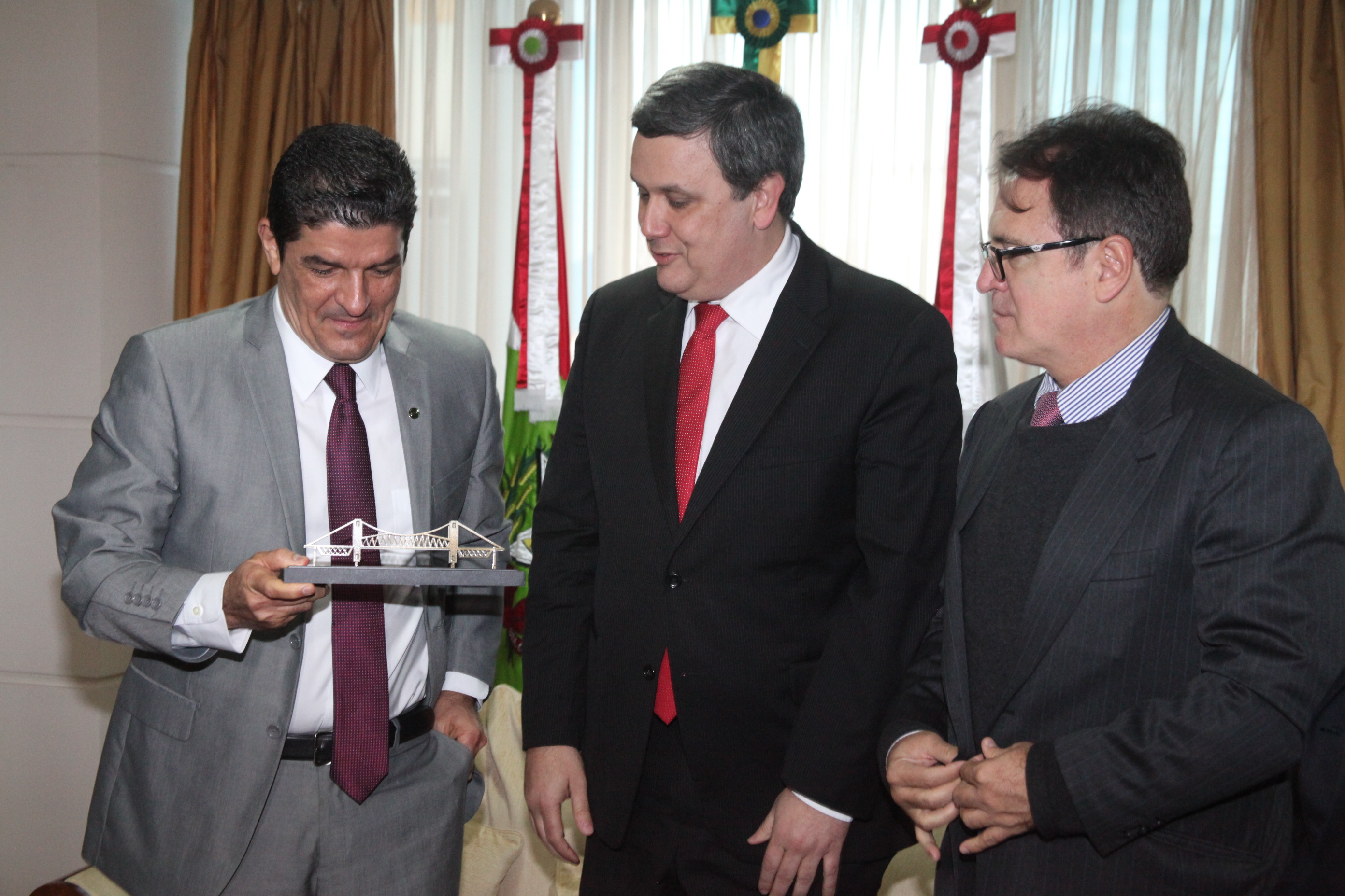 Presidente da Câmara Municipal de Florianópolis, vereador César Faria, reúne-se com o Ministro do Turismo Vinícius Lages. Foto: Fábio Queiroz / Agência AL