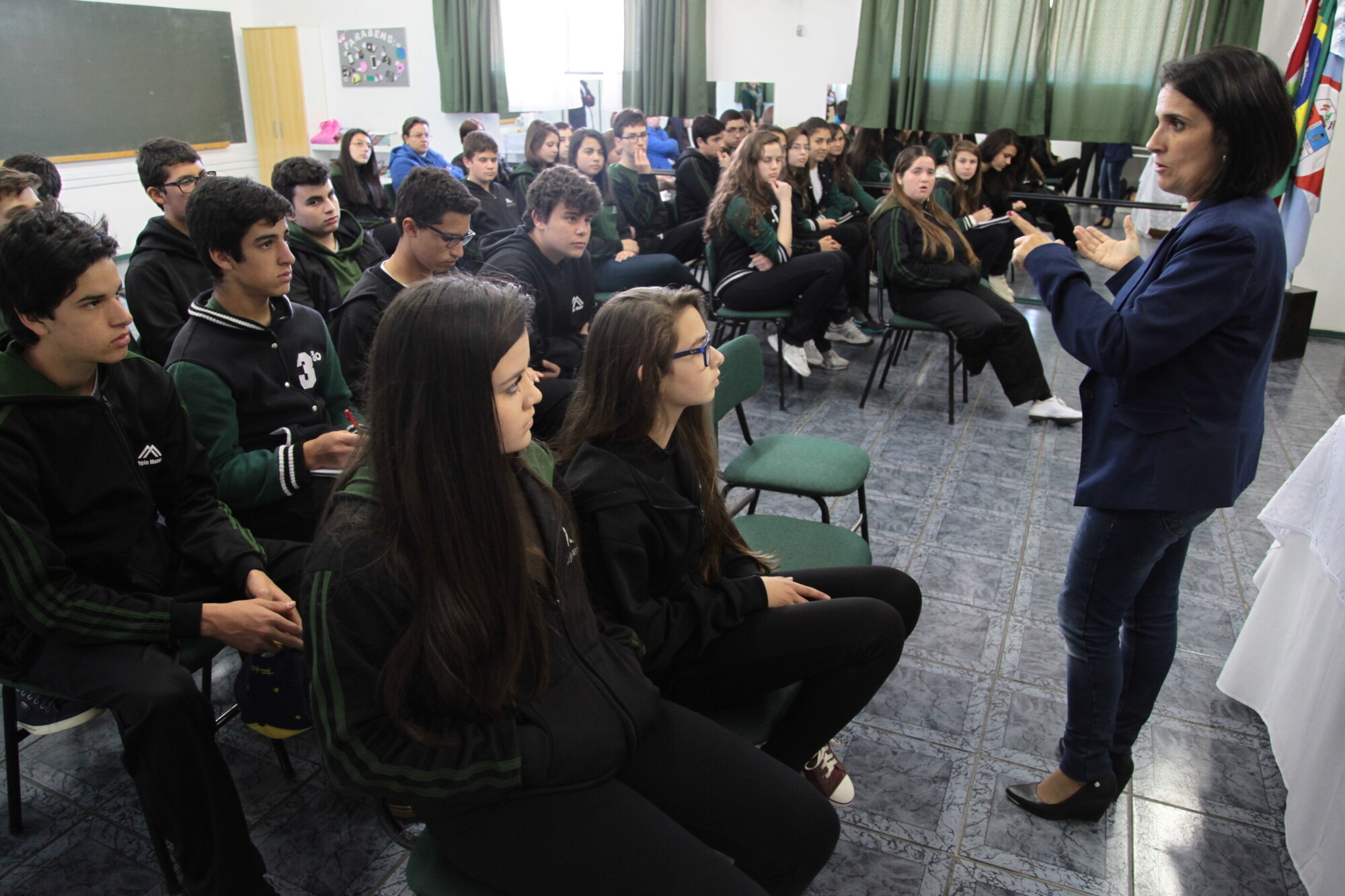 Assembleia Legislativa apresenta Programa Parlamento Jovem a Escolas Catarinenses