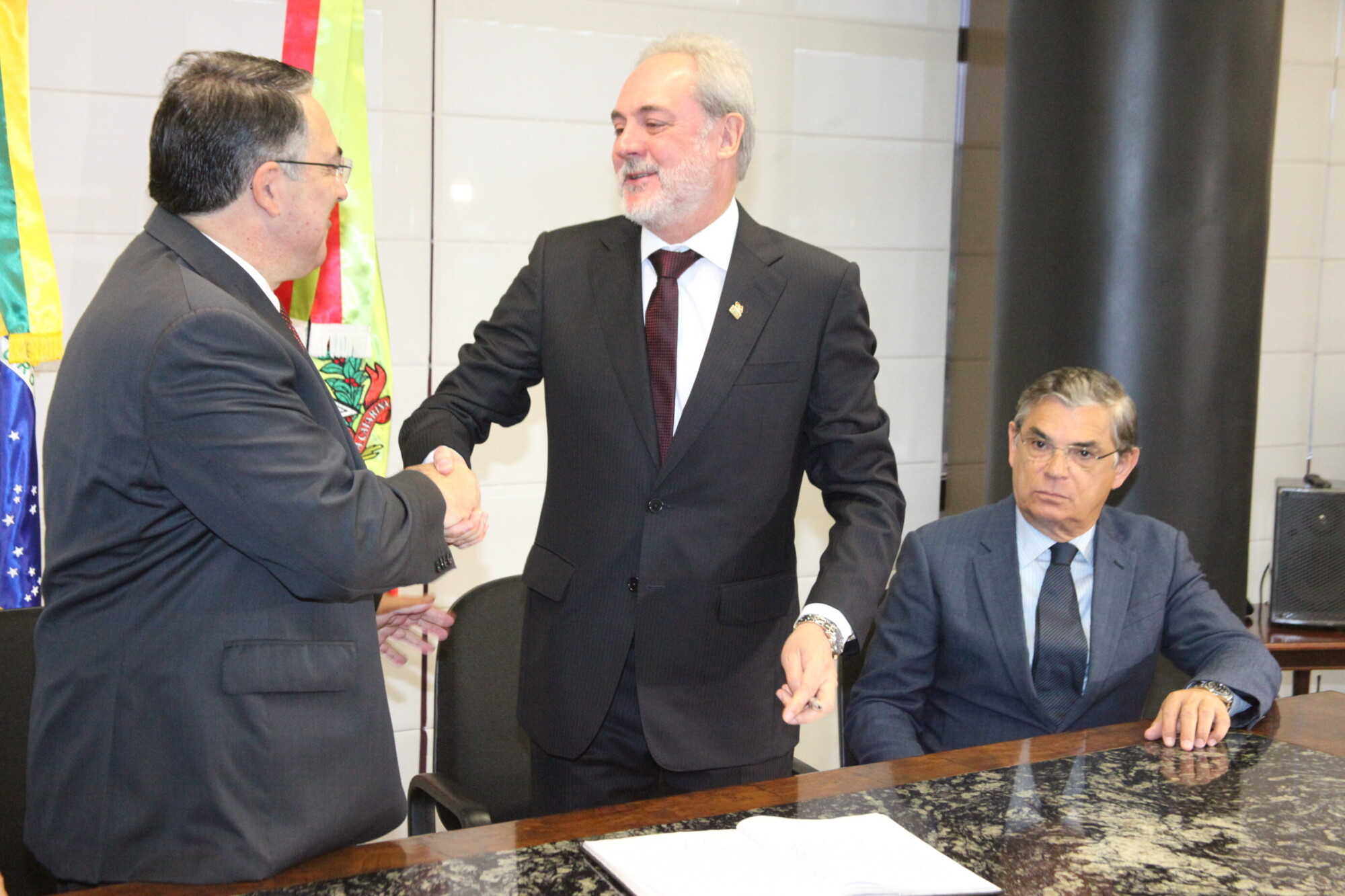 Presidente do Judiciário assume interinamente o cargo de governador