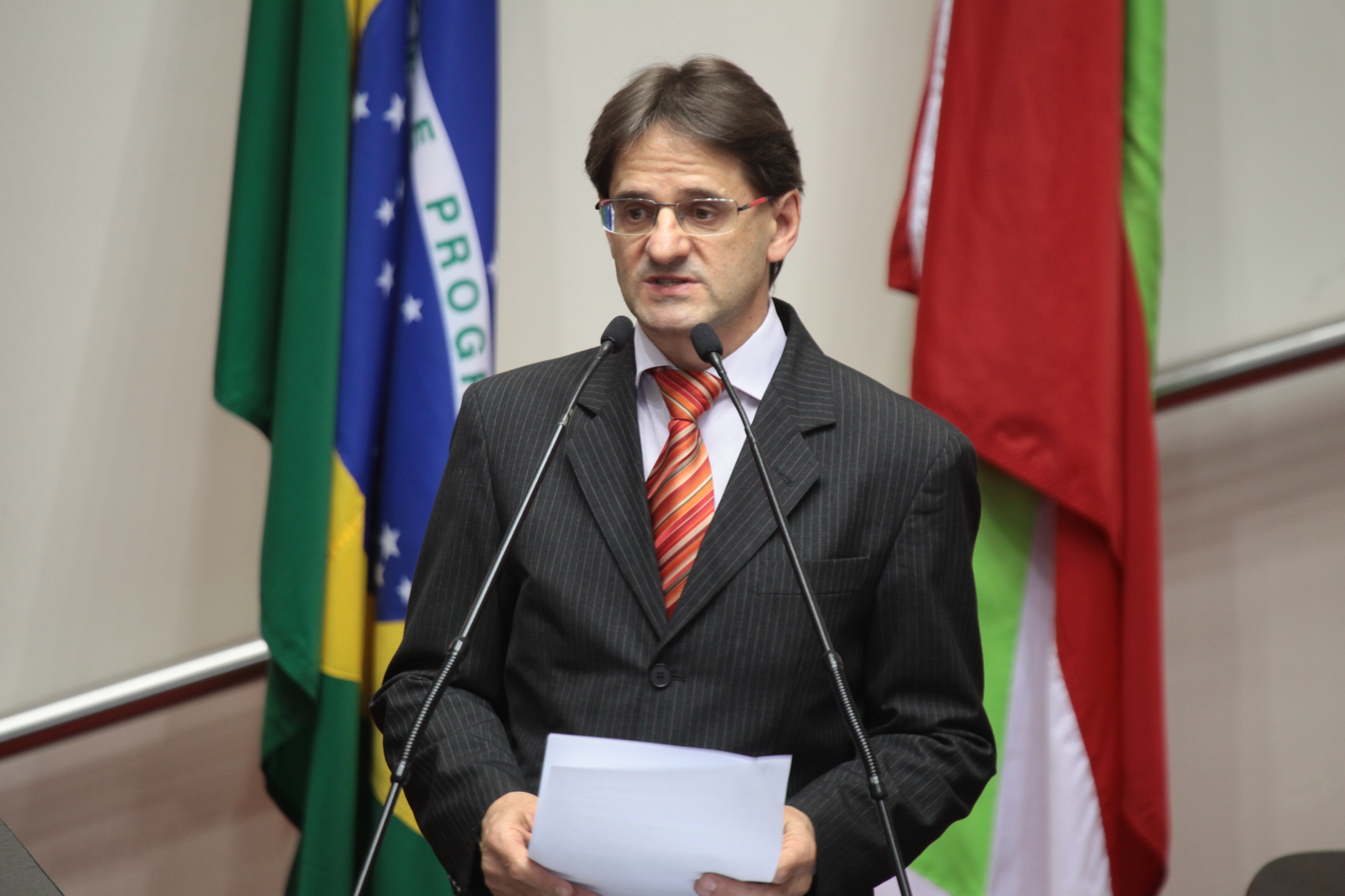 Deputado Neodi Saretta (PT)  Sessão Ordinária. Plenário Osni Régis. Fotos: Miriam Zomer/Agência AL