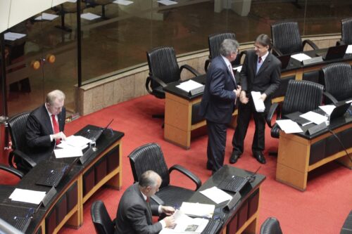 Parlamentares retomam atividades legislativas nesta semana