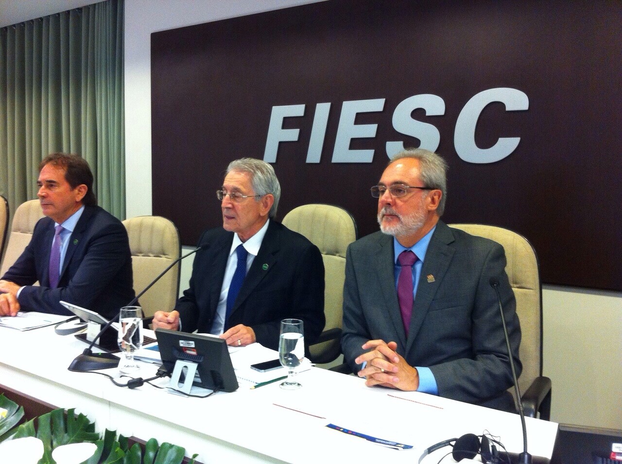 FIESC homenageia medalhistas de SC na Olimpíada do Conhecimento