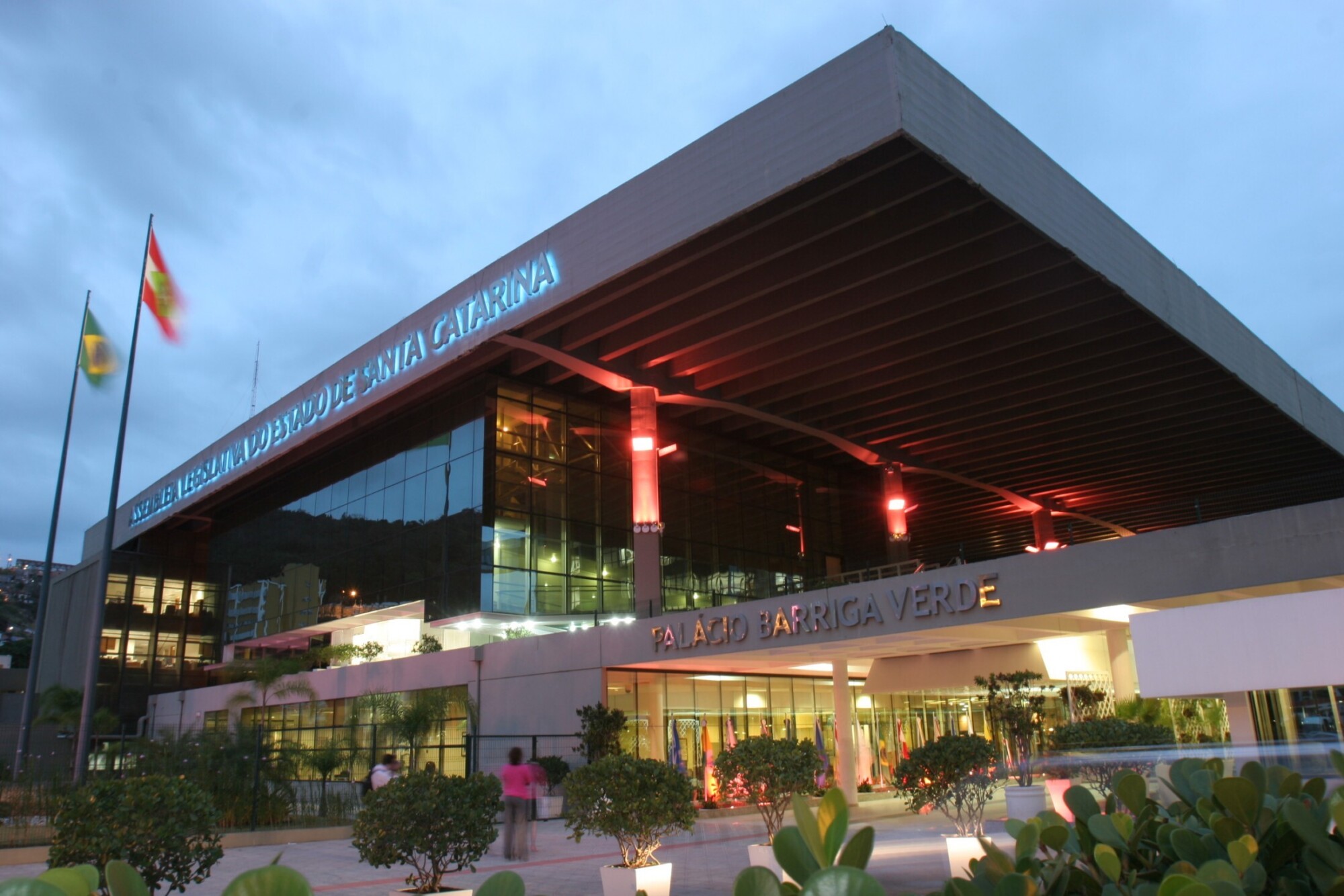 Sede da Assembleia Legislativa será mais uma vez iluminada de rosa. FOTO: Divulgação/Alesc