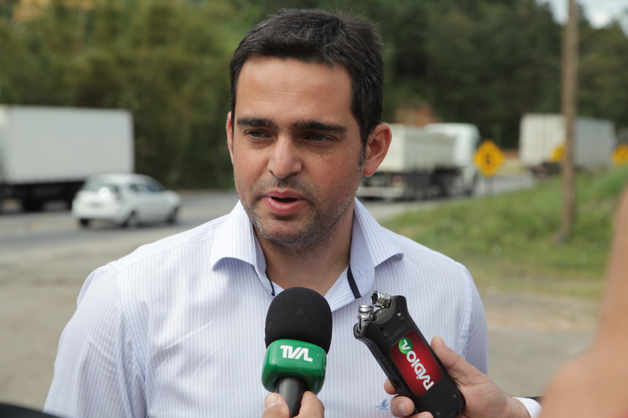 Engenheiro Marcelo Barcaro diz que o cronograma está em dia