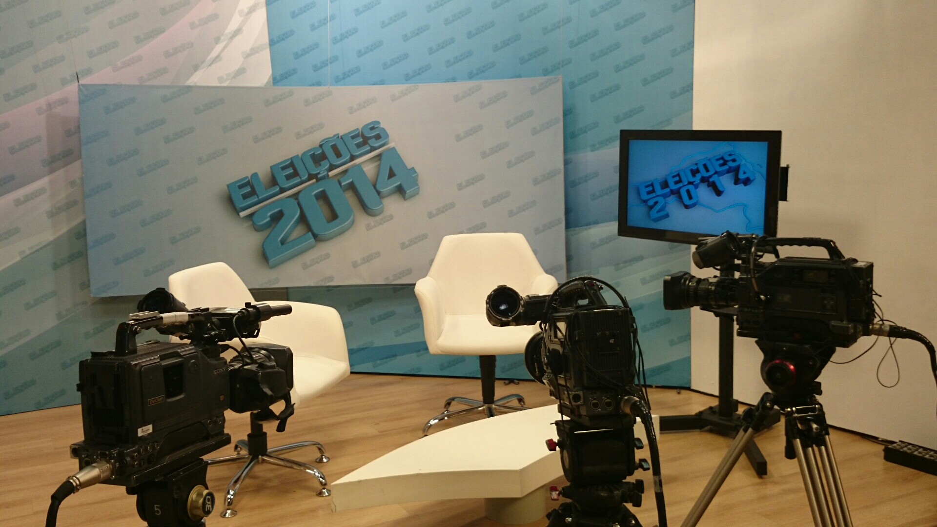 Estúdio da TVAL já está pronto para a programação especial do dia das Eleições. FOTO: Agência AL