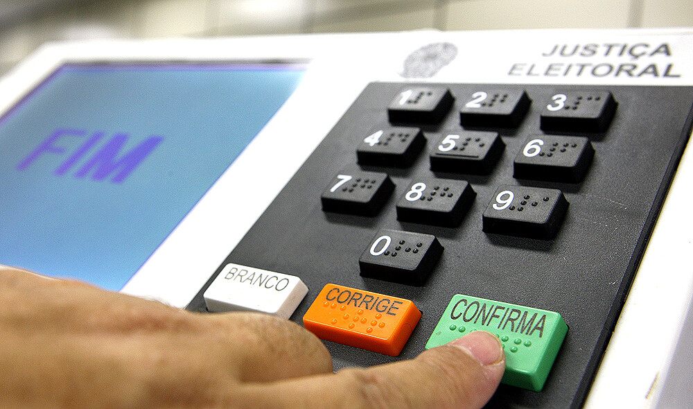 Encerrada a votação em SC