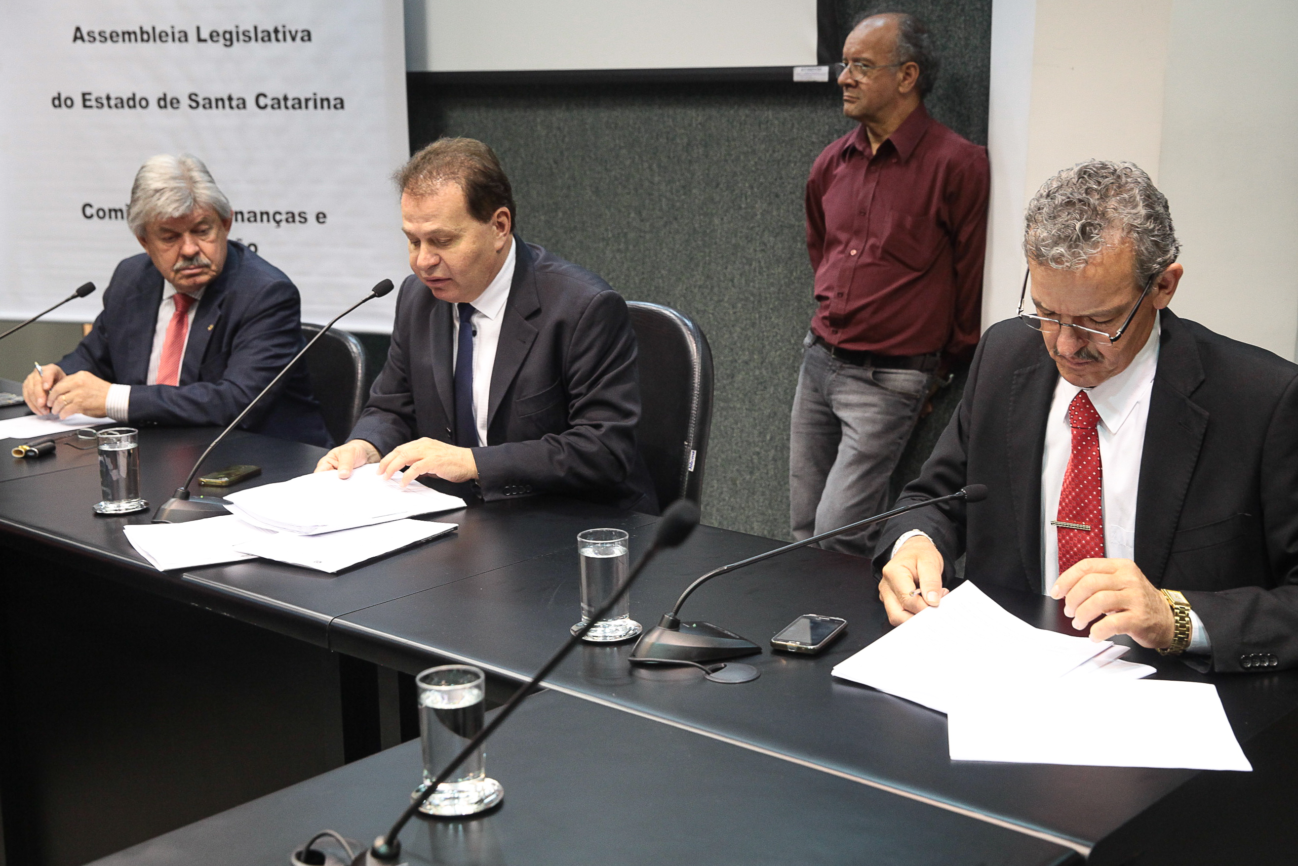 Reunião da Comissão de Finanças. Foto: Miriam Zomer/Agência AL