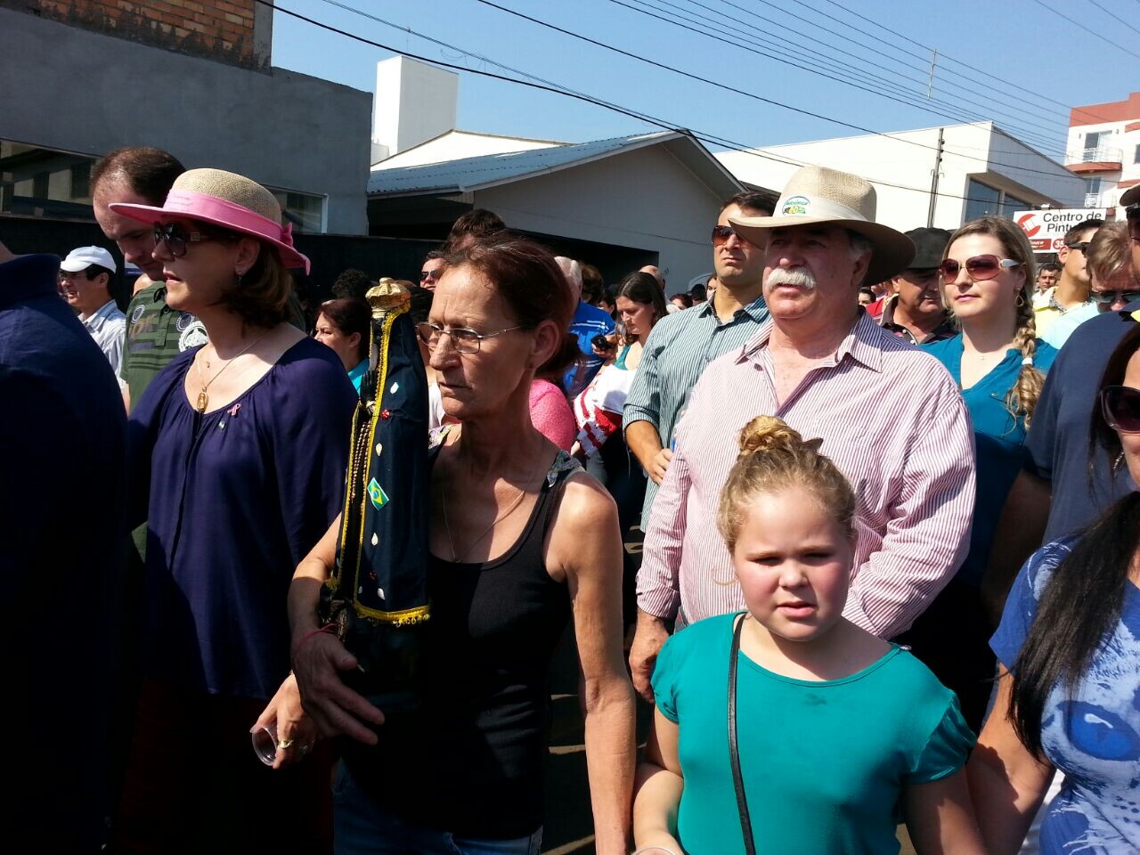 Cerca de 80 mil fiéis acompanharam a romaria. O deputado Titon marca presença no evento todos os anos.  FOTOS: Juliana Stadnik/Agência AL