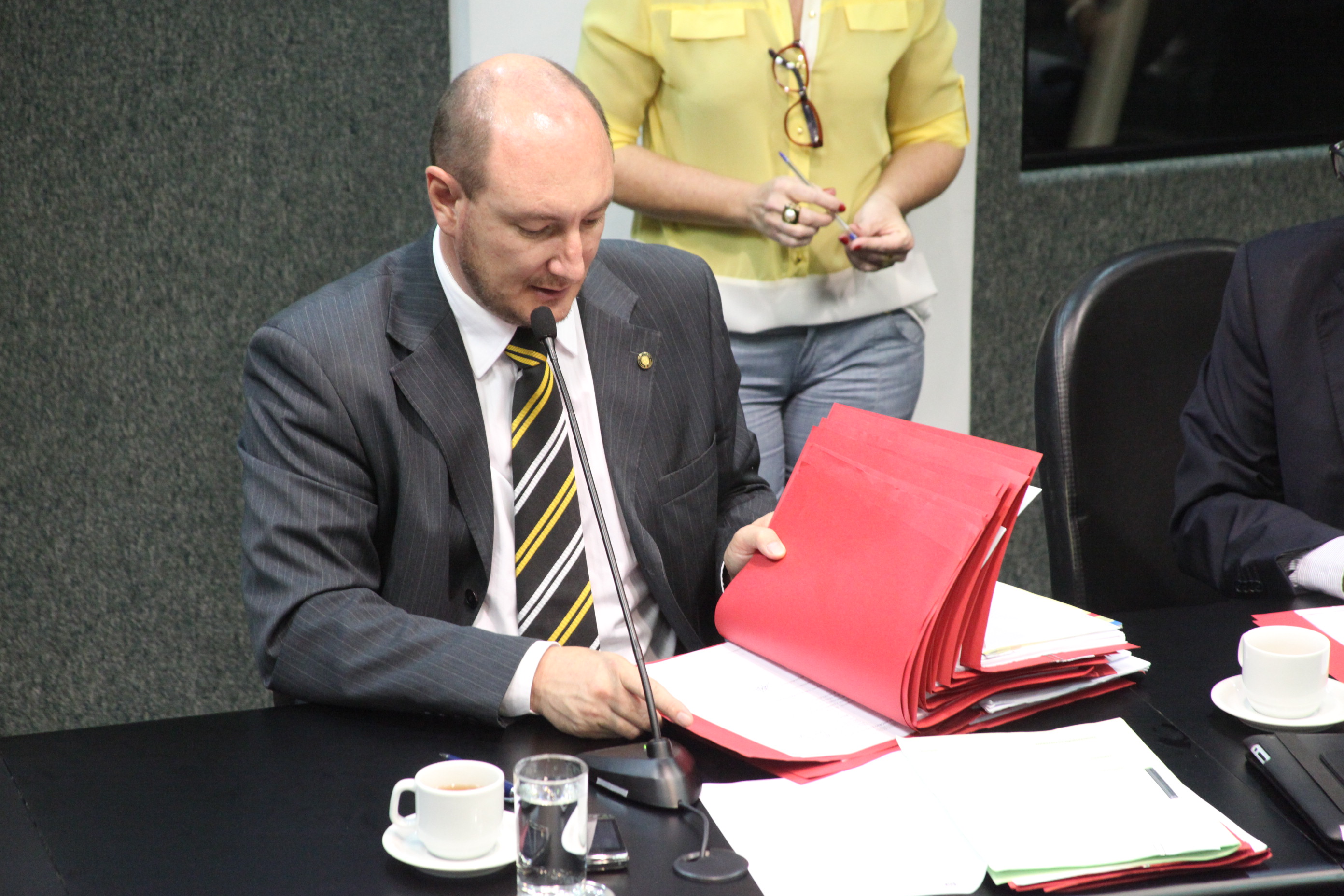 Reunião da Comissão de Trabalho Administração e Serviços Públicos. Foto: Fábio Queiroz / Agência AL