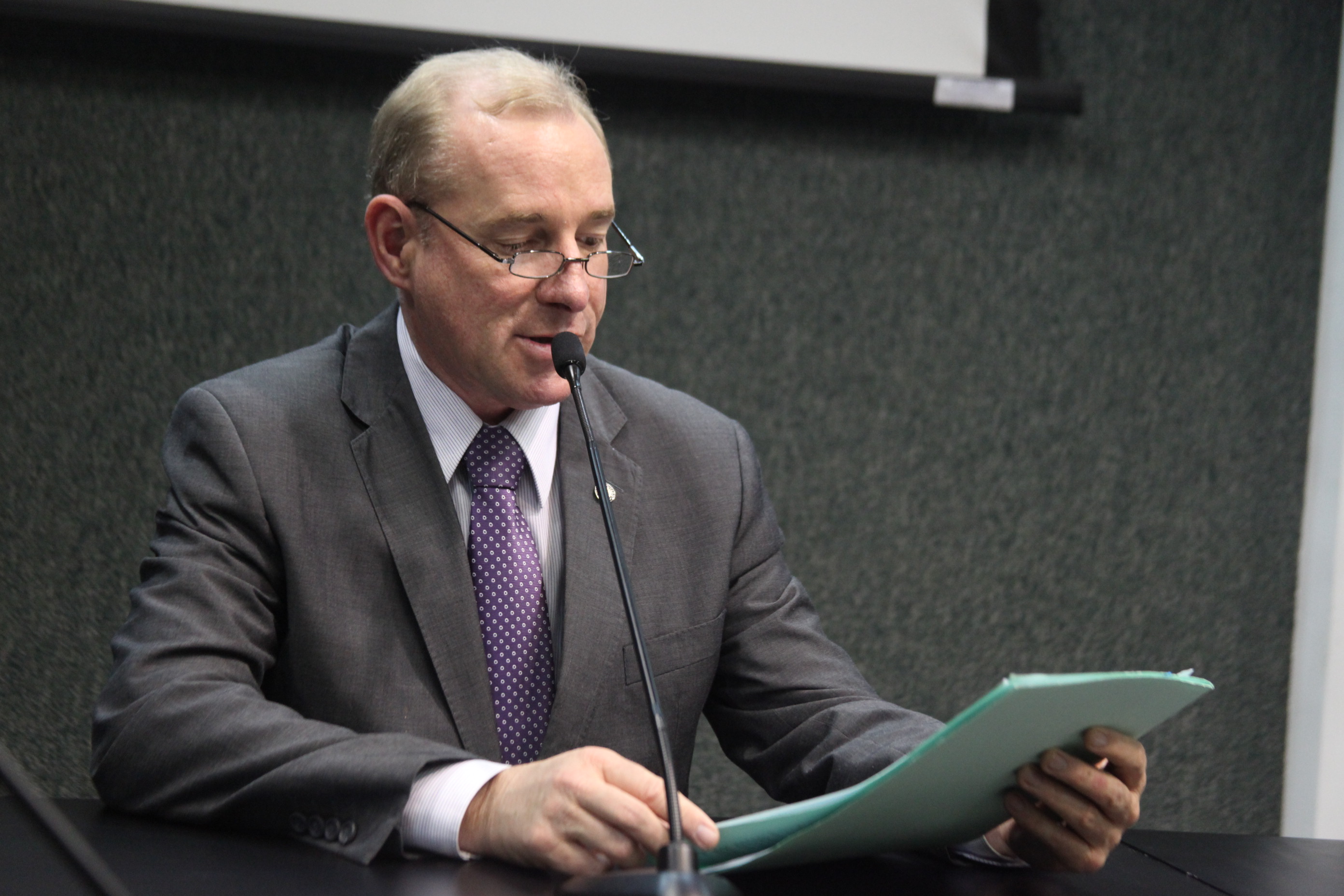 Deputado Aldo Schneider (PMDB). Reunião da Comissão de Economia. Foto: Fábio Queiroz / Agência AL