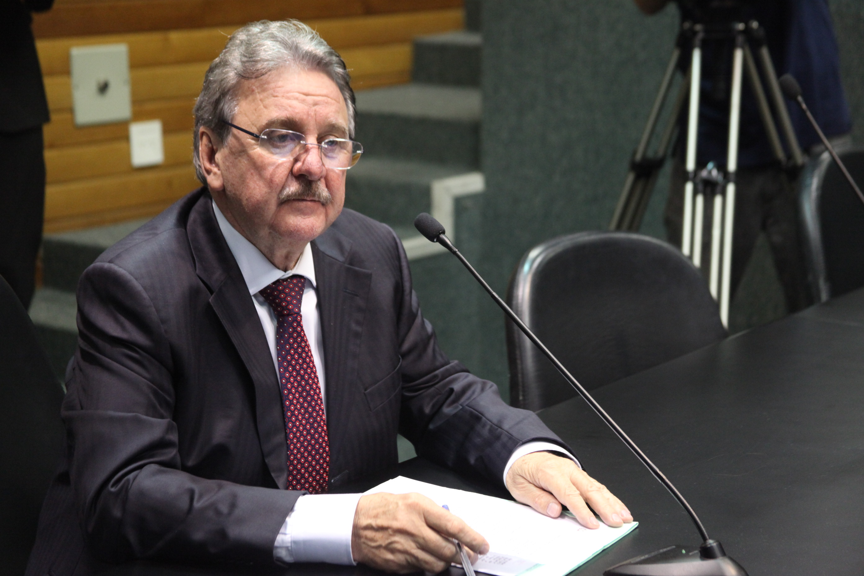 Deputado Moacir Solpelsa (PMDB). Reunião da Comissão de Economia. Foto: Fábio Queiroz / Agência AL