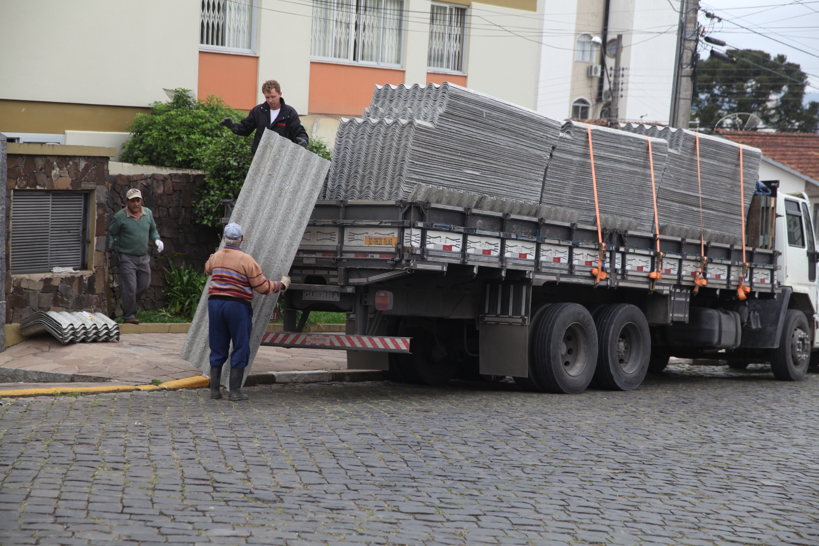 Estragos da Chuva de Granizo em Lages. Fotos: Miriam Zomer/Agência AL