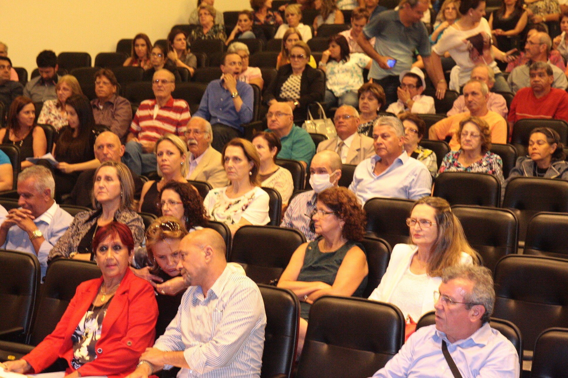 Aposentados e servidores com mais de 20 anos na Casa foram homenageados. FOTO: Eduardo Guedes de Oliveira/Agência AL