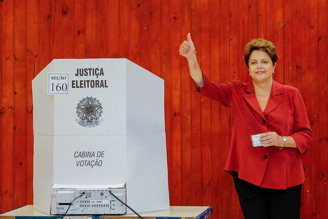 Dilma Rousseff é reeleita presidente do Brasil