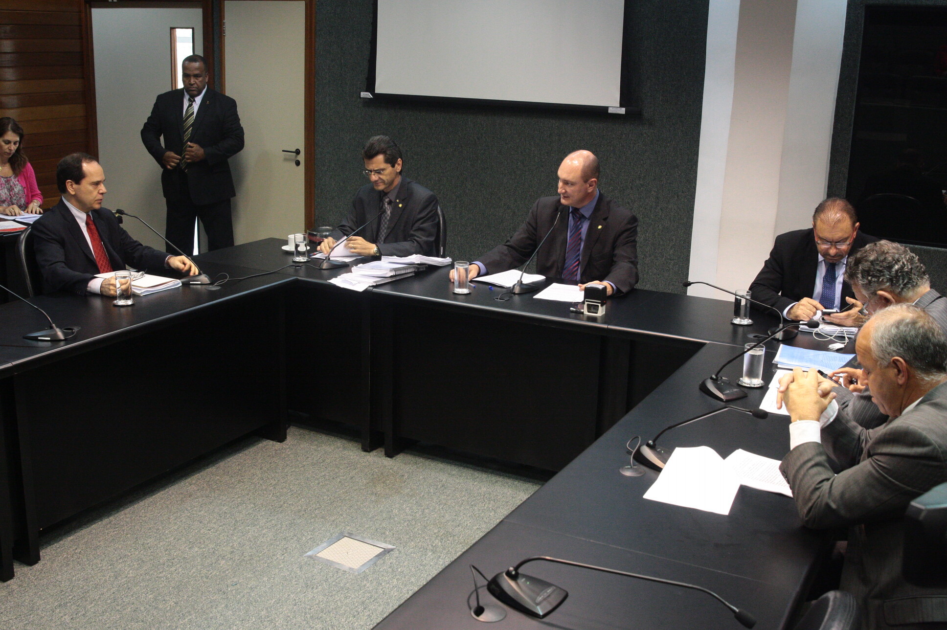 CPI ouve servidores do Ministério Público
