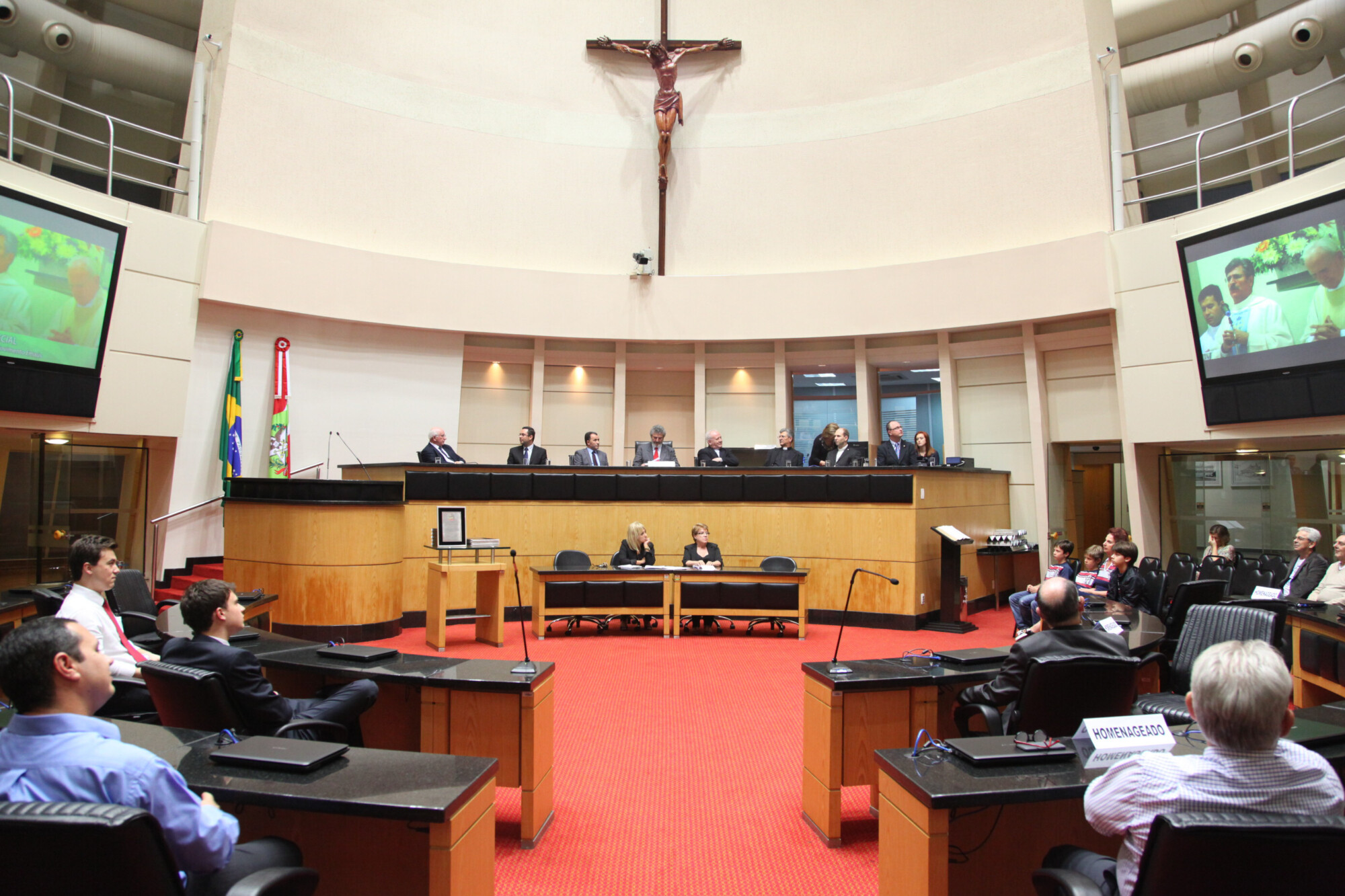 Parlamento concede homenagem ao Movimento Emaús