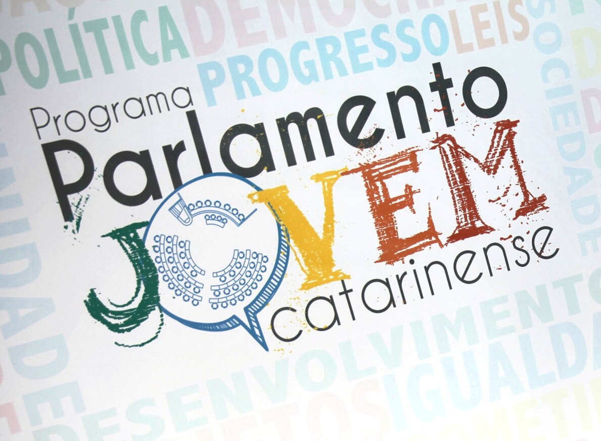 Estudantes vivenciam rotina de deputados