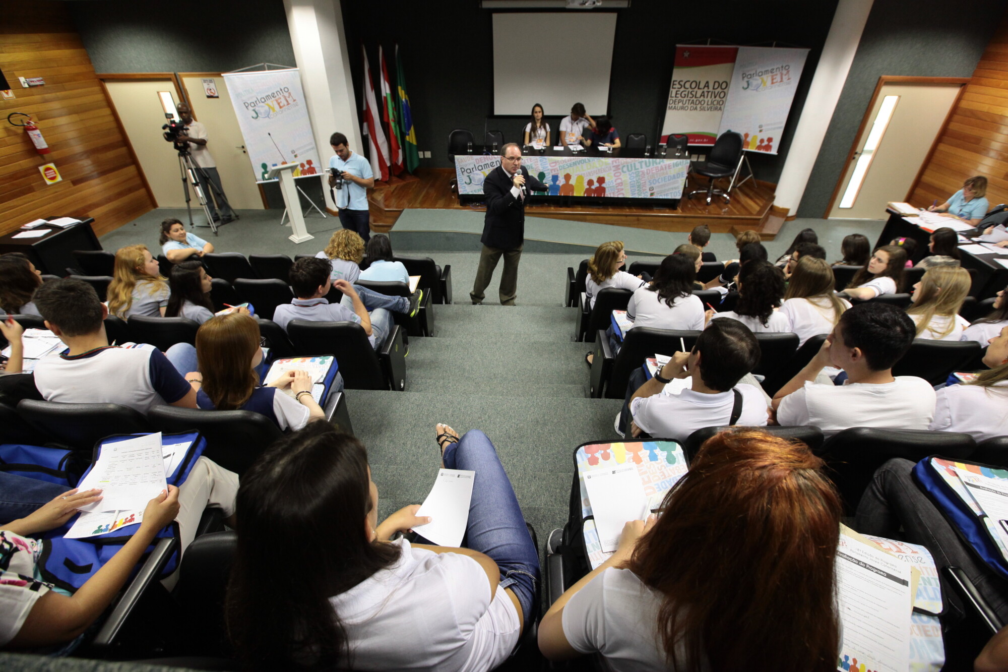 Parlamento Jovem elege presidente e mesa diretora