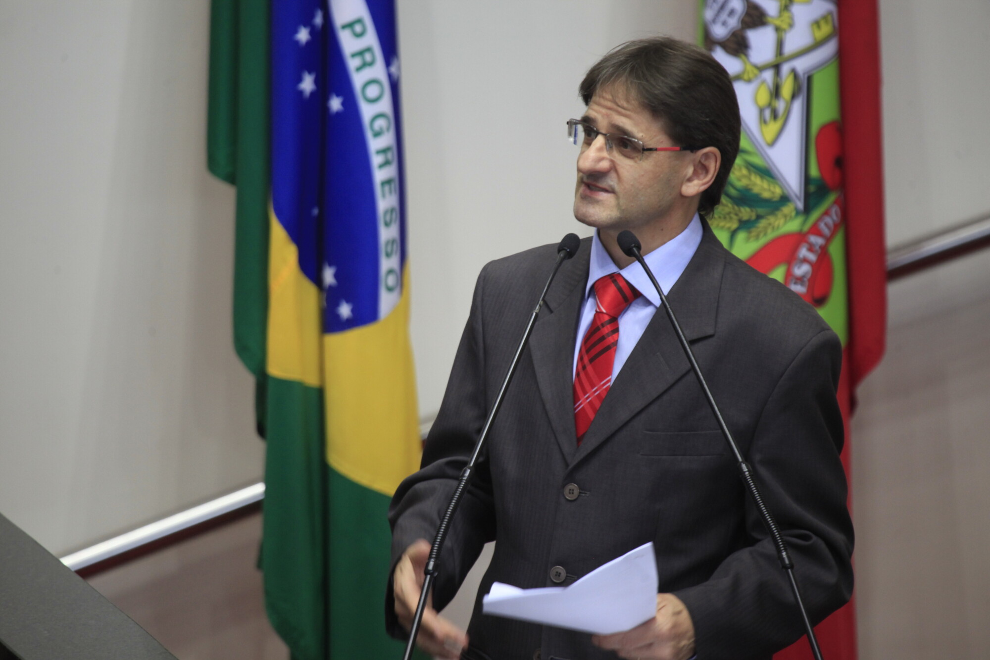 Deputado defende aumento de remuneração de avicultores