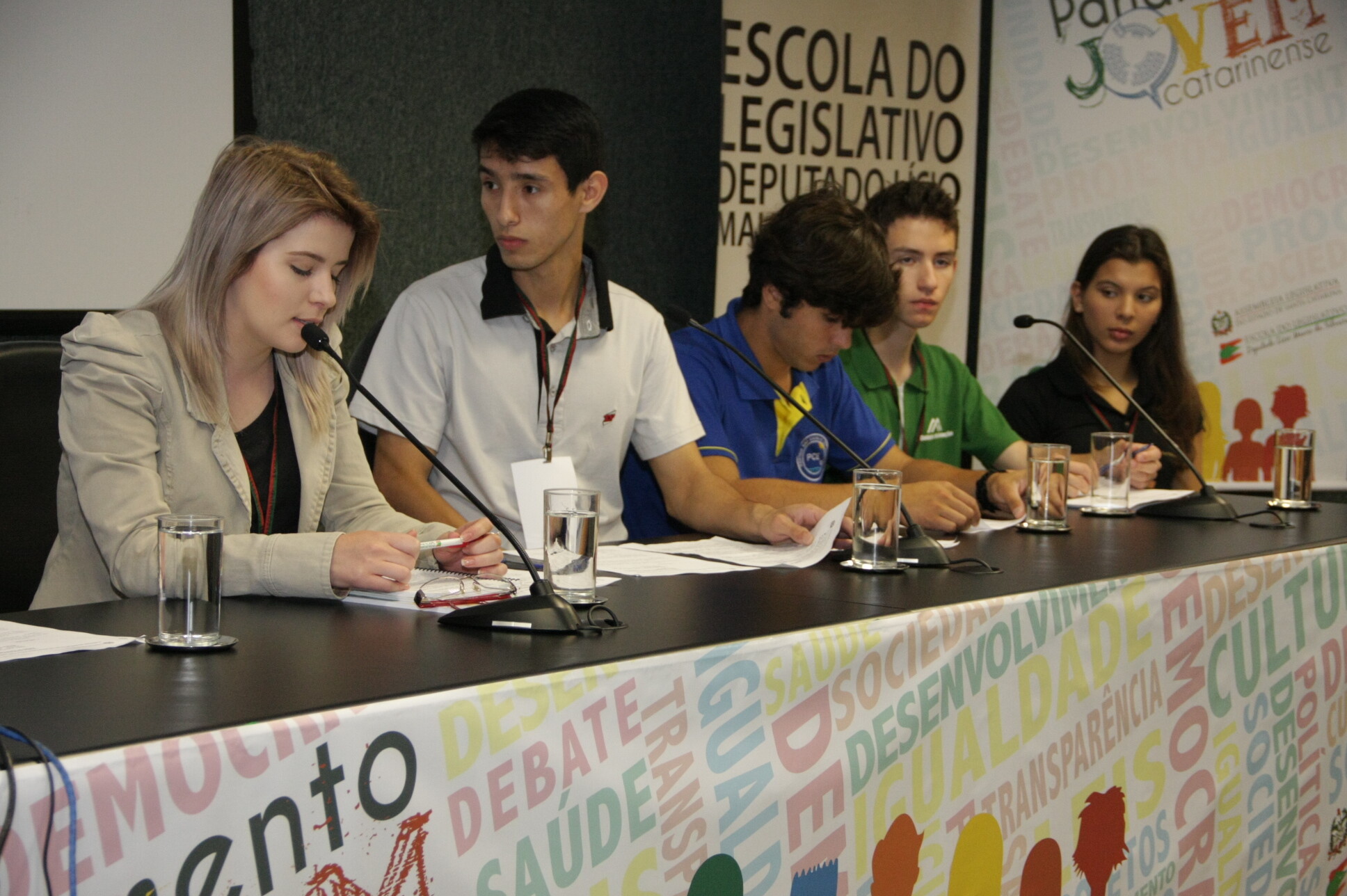 Parlamentares jovens priorizam propostas relacionadas à educação