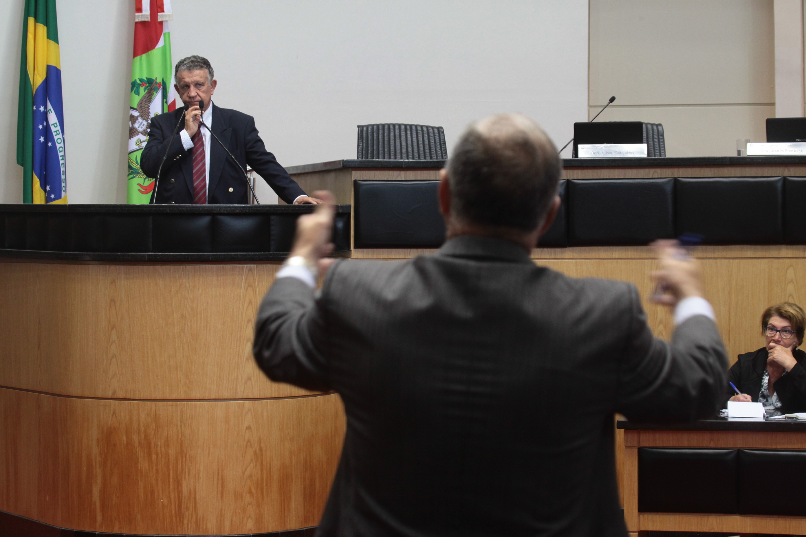 Deputado Edison Andrino (PMDB)  - Sessão Ordinária - Plenário Osni Régis. Foto: Miriam Zomer/Agência AL