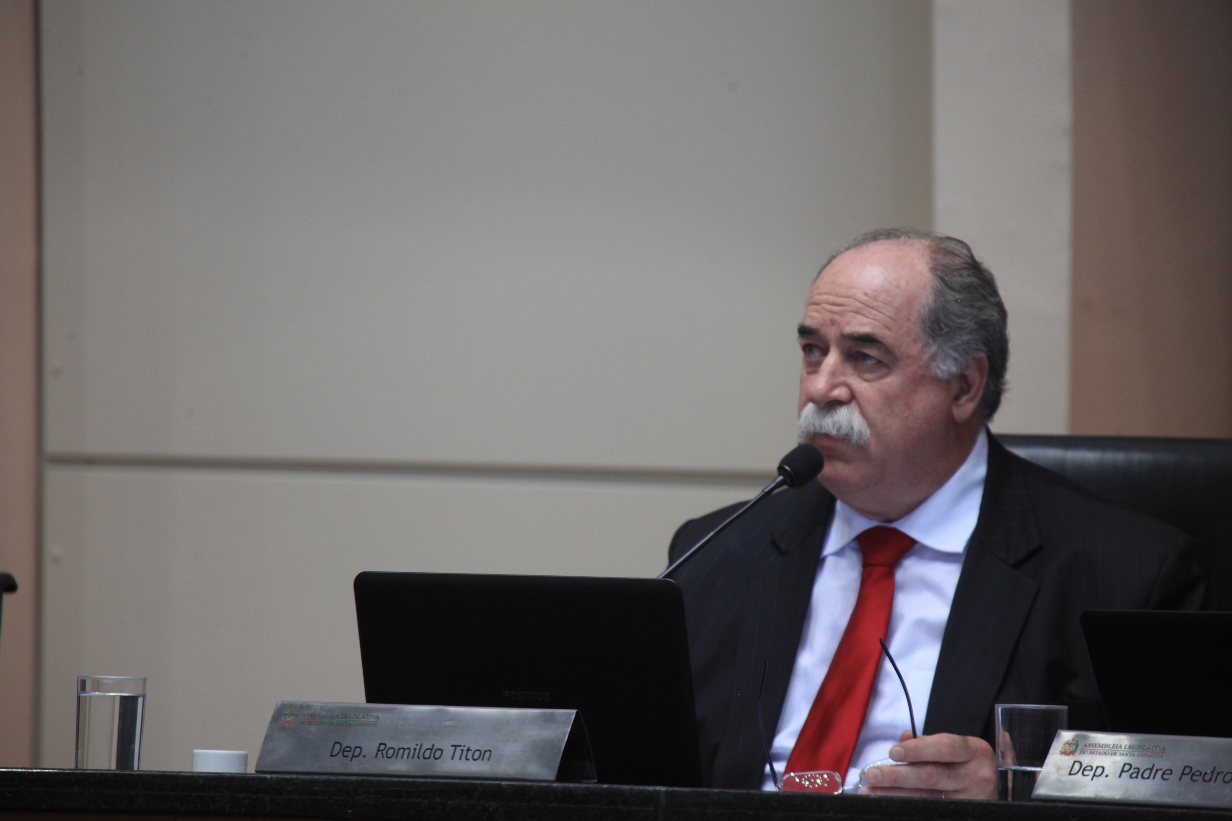 Deputado Romildo Titon (PMDB)  Sessão Ordinária  Foto: Carlos Kilian / Agência AL