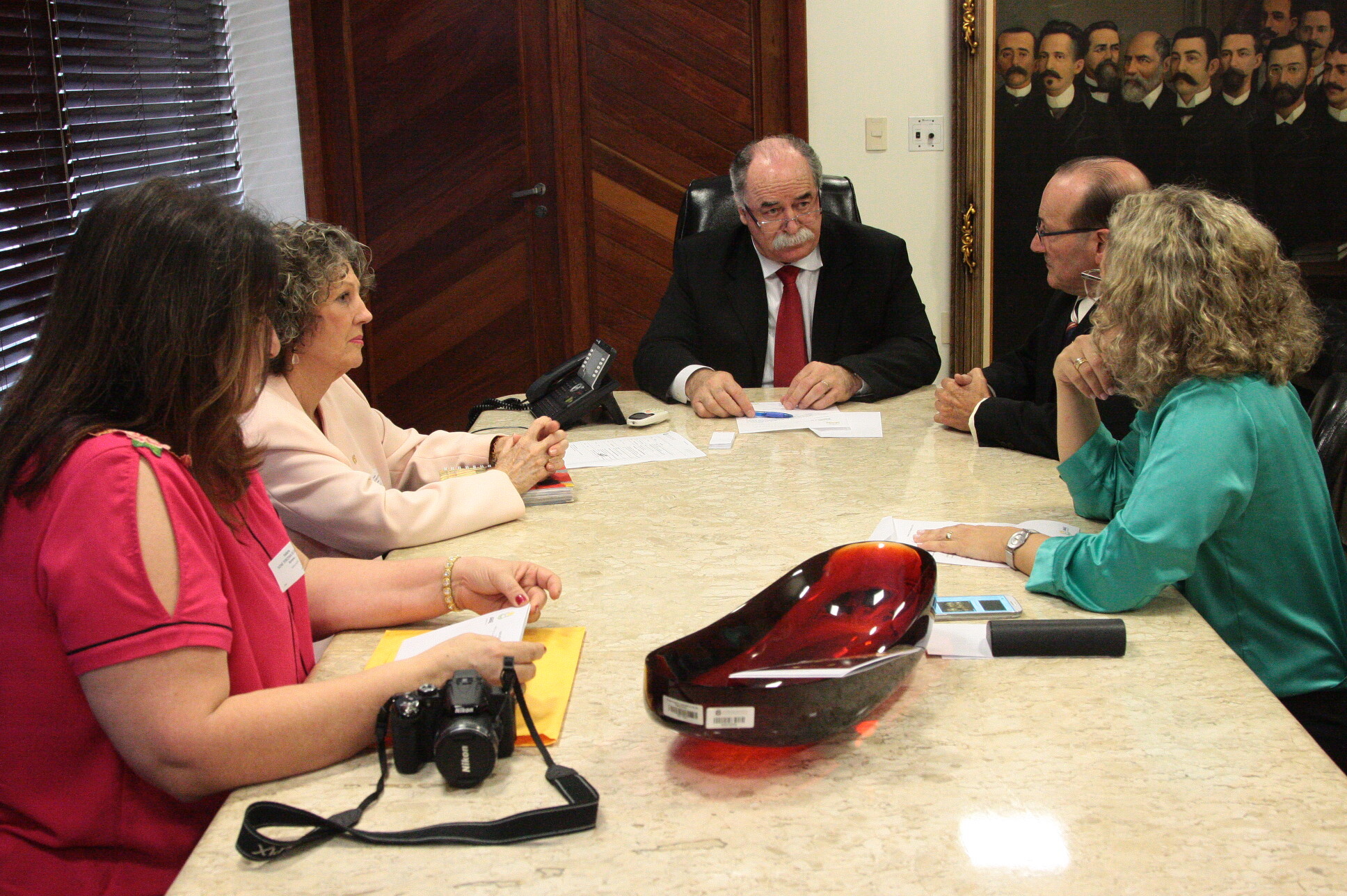 Representantes da Apae estiveram com o deputado Romildo Titon e a deputada Ana Paula Lima. FOTO: Eduardo Guedes de Oliveira/Agência AL