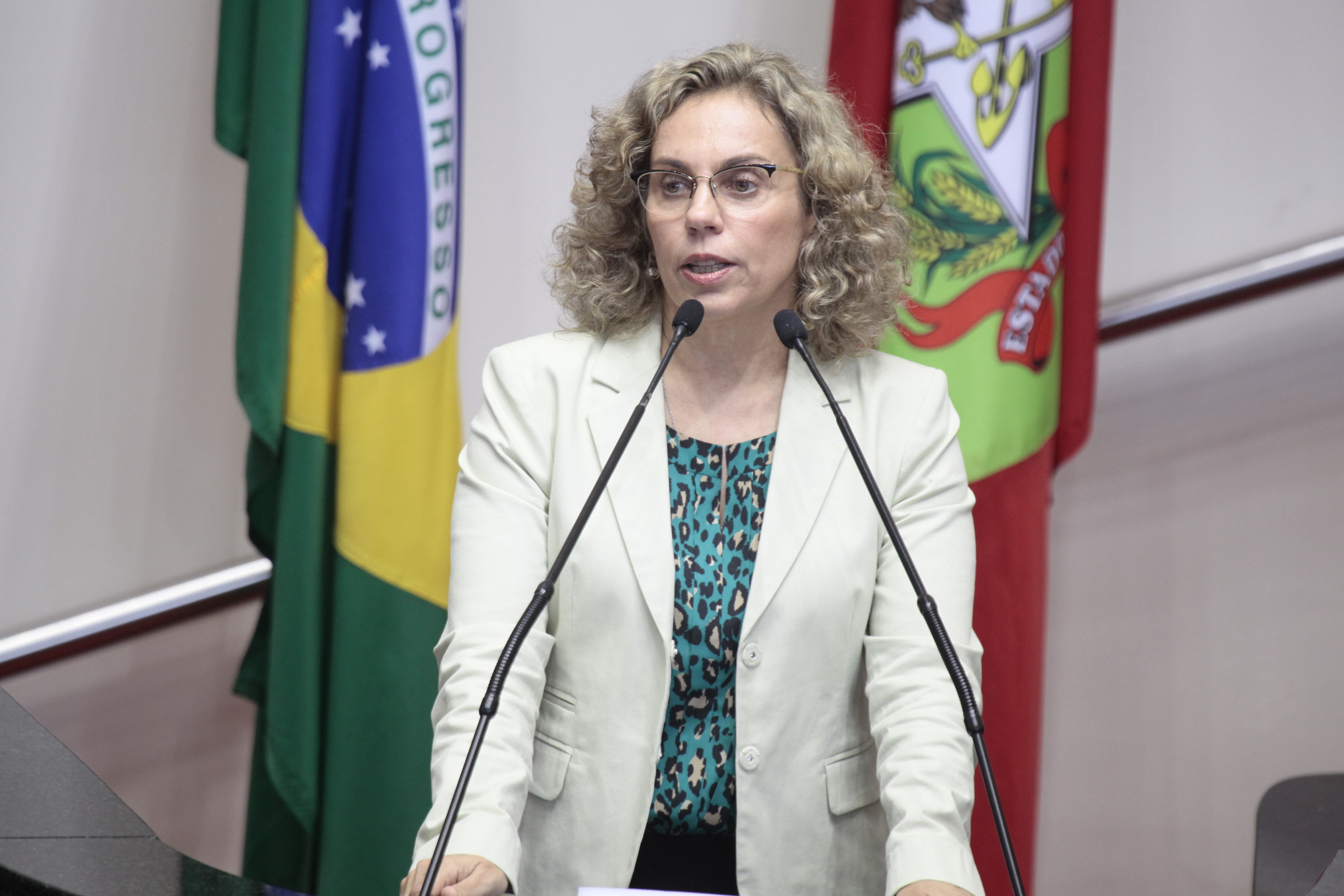 Deputada Ana Paula Lima (PT)  - Sessão Ordinária - Plenário Osni Régis. Foto: Miriam Zomer/Agência AL