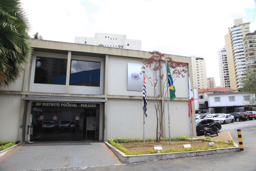 Sede do antigo DOI-Codi é, atualmente, uma delegacia; aos fundos, à direita, as salas onde os presos eram interrogados. FOTO: Carlos Kilian/Agência AL