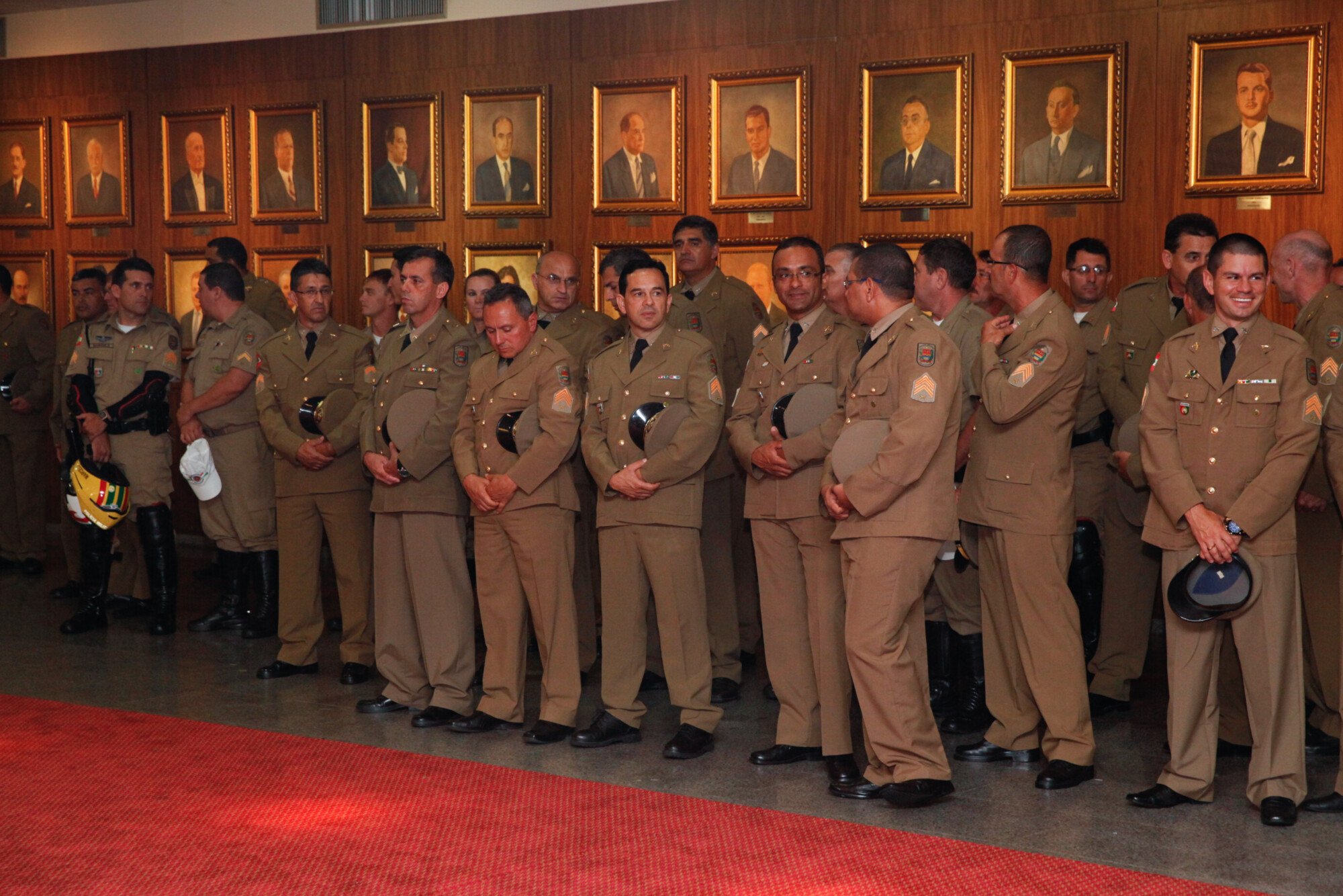 Polícia Militar Rodoviária lança livro “Contos do Asfalto” na Assembleia Legislativa