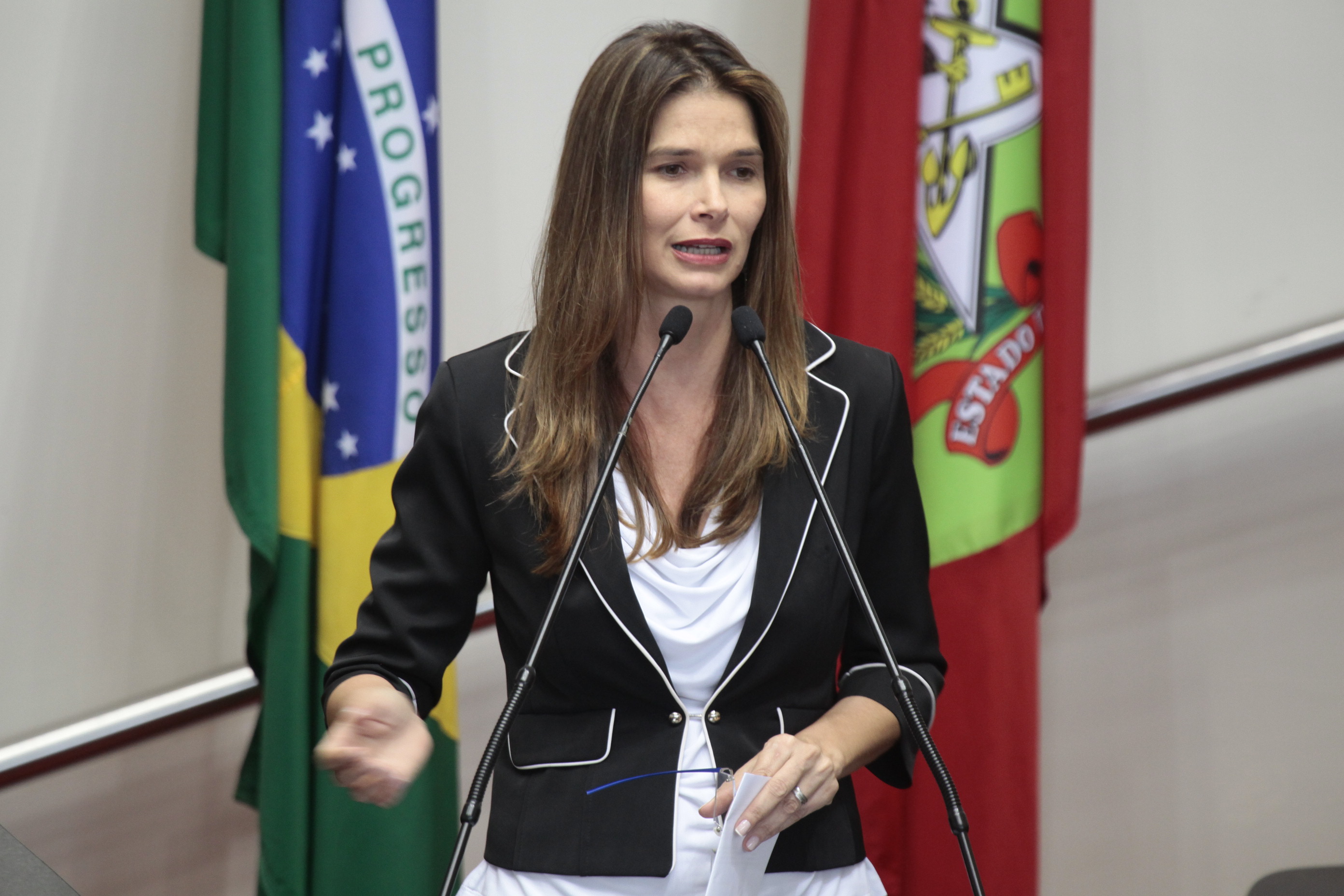 Deputada Angela Albino (PCdoB) - Sessão Ordinária - Plenário Osni Régis. Foto: Miriam Zomer/Agência AL