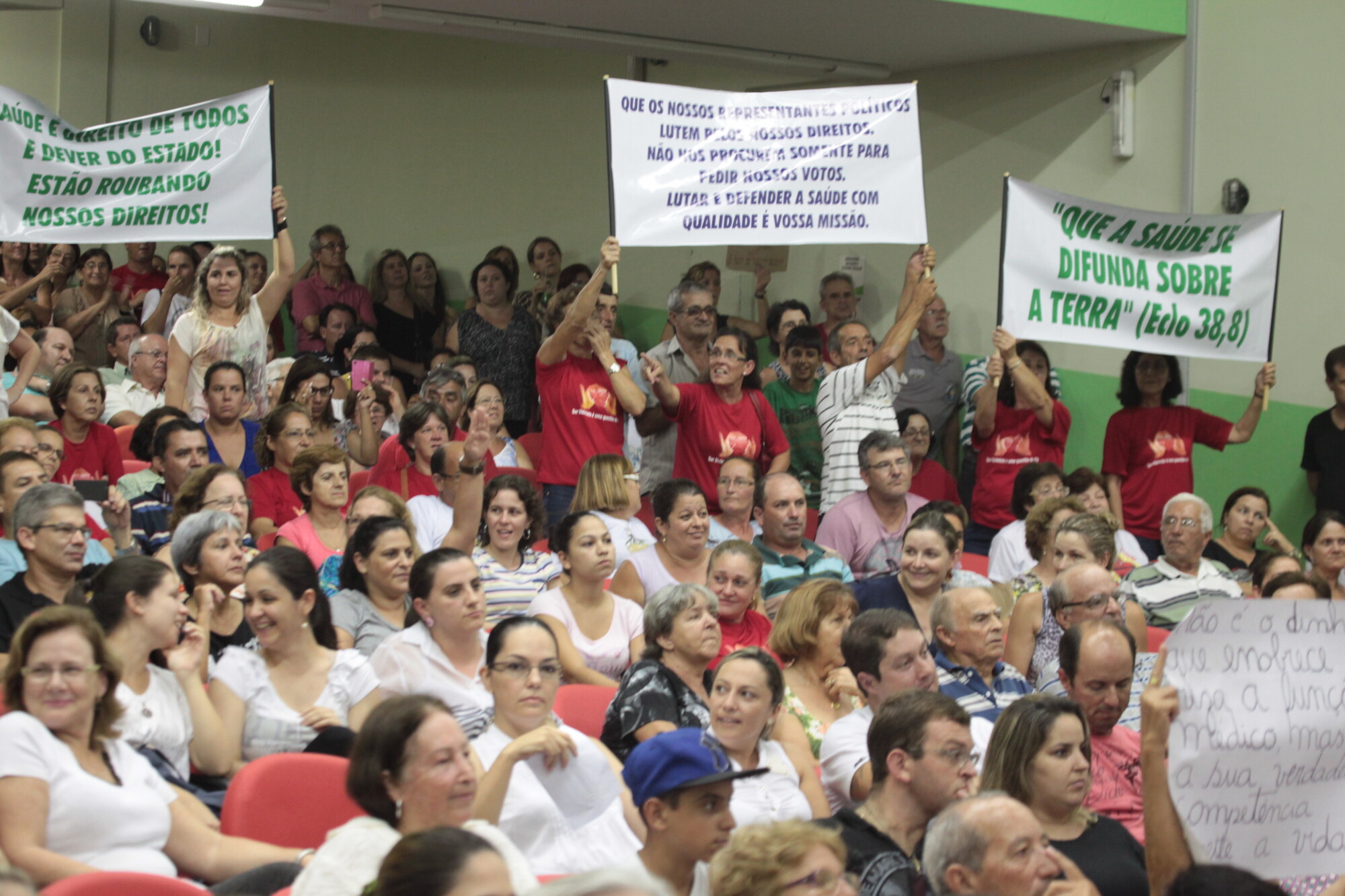 Audiência pública do Hospital Regional de Araranguá, realizada em abril. FOTO: Carlos Kilian/Arquivo Agência AL