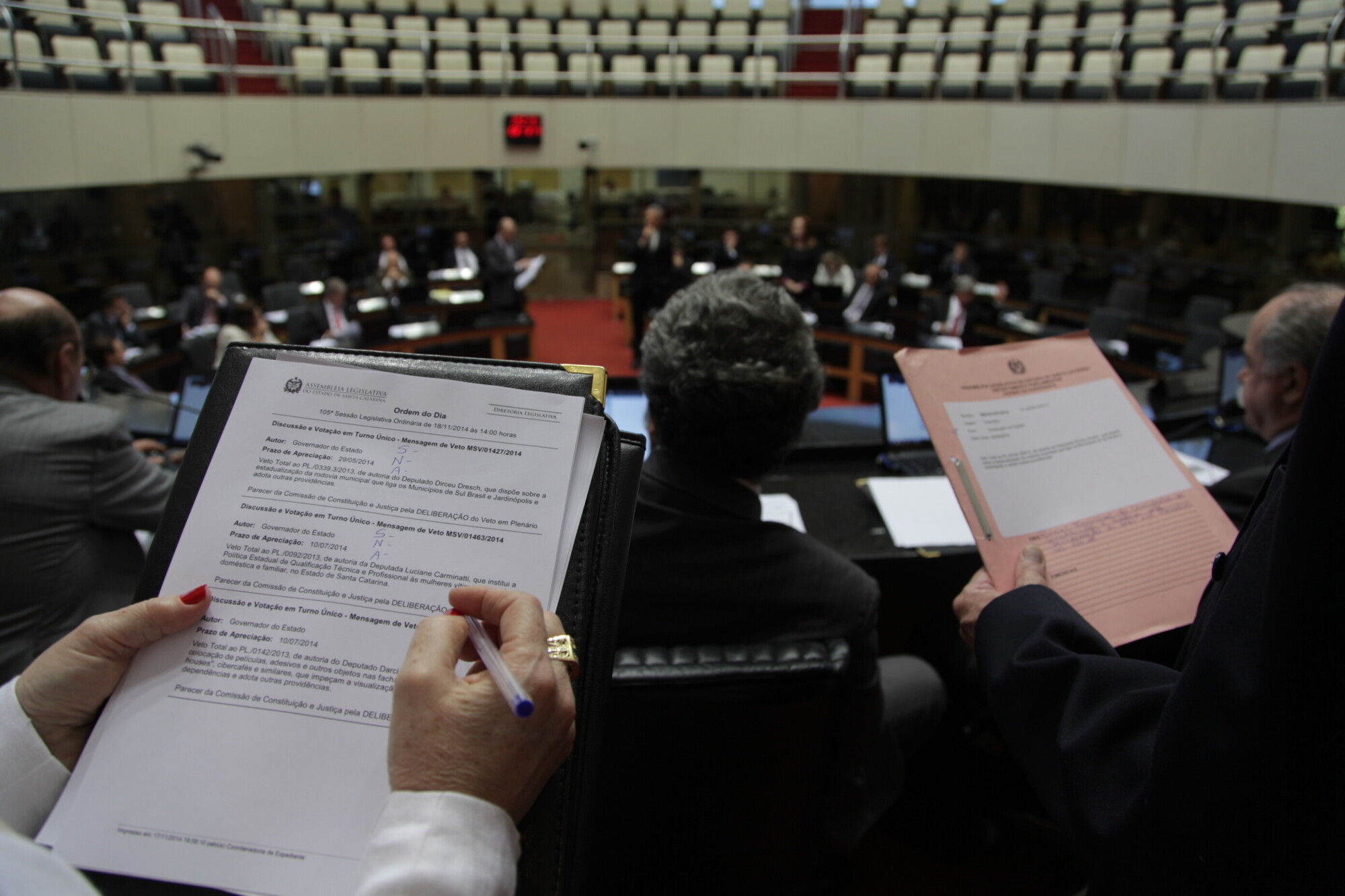Deputados aprovaram 354 proposições no decorrer de 2014