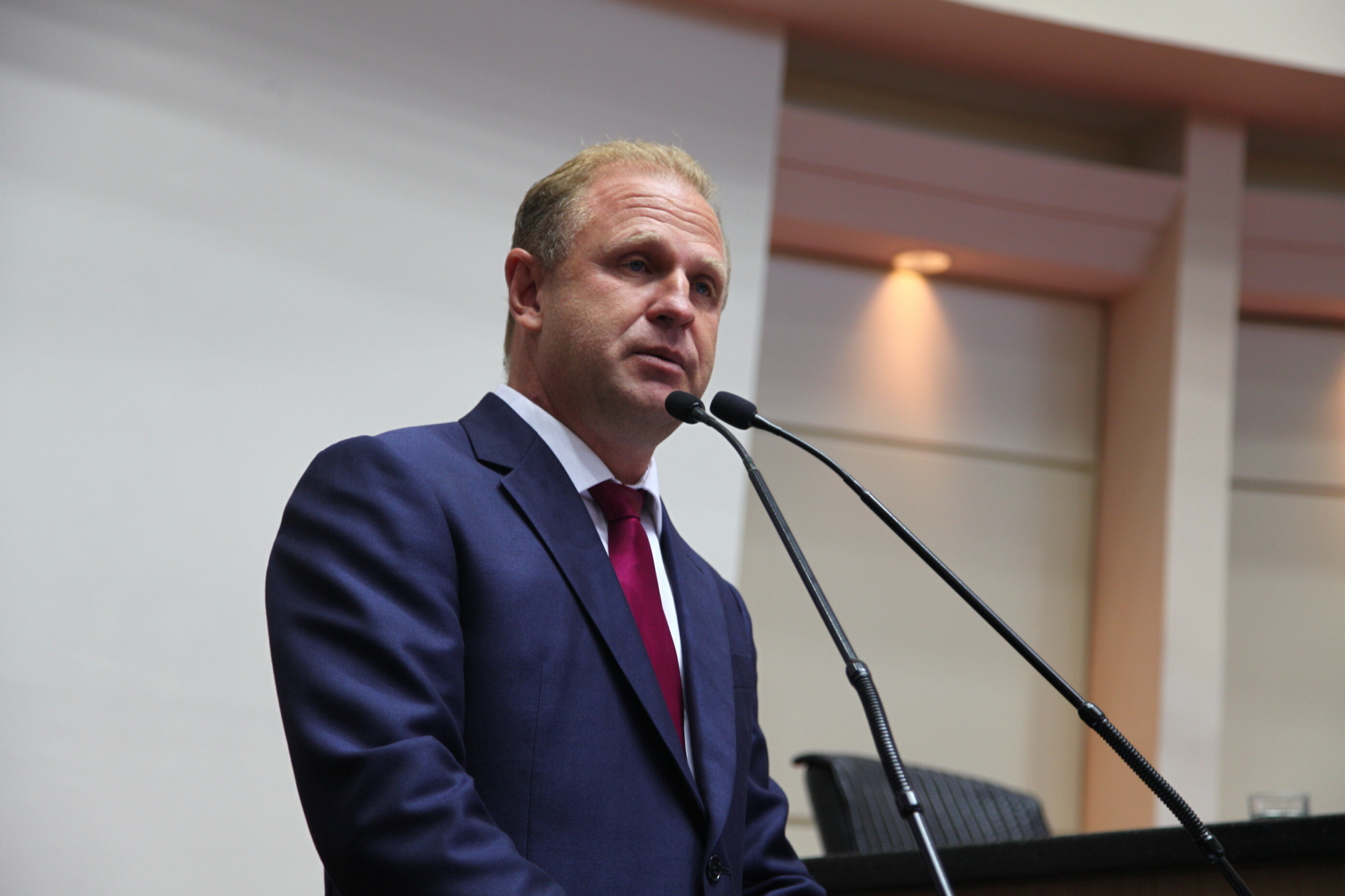 Merisio retorna à presidência da Assembleia