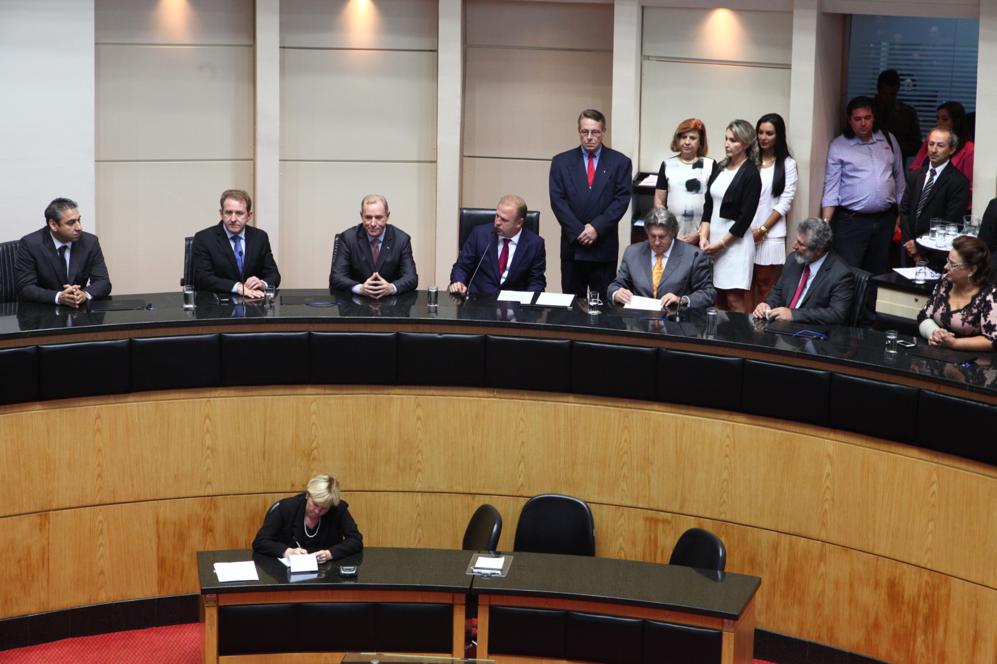 Parlamento elege nova Mesa Diretora